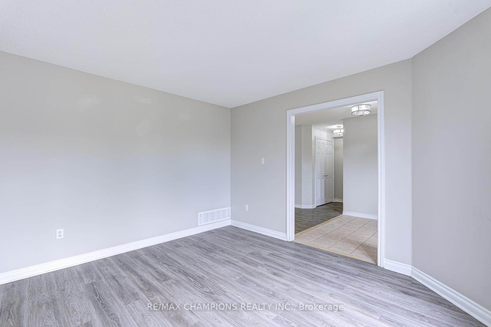 Photo 15 of 20 Bell Street, Barrie, Ardagh — HOMEH