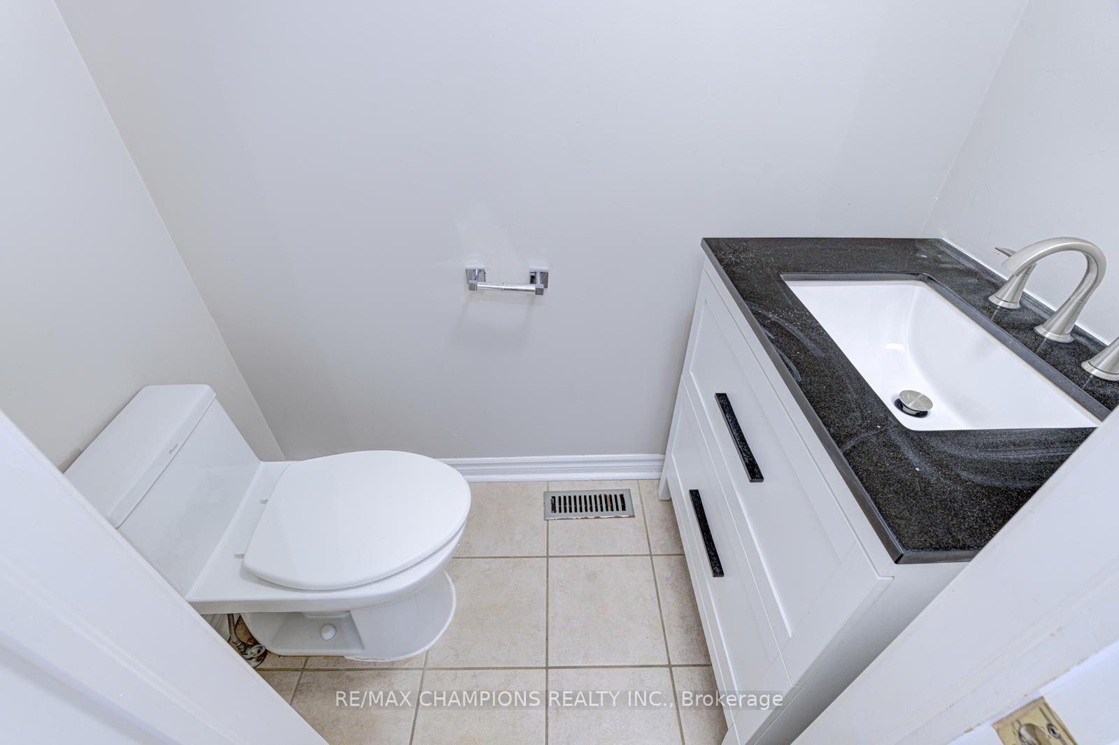 Photo 17 of 20 Bell Street, Barrie, Ardagh — HOMEH