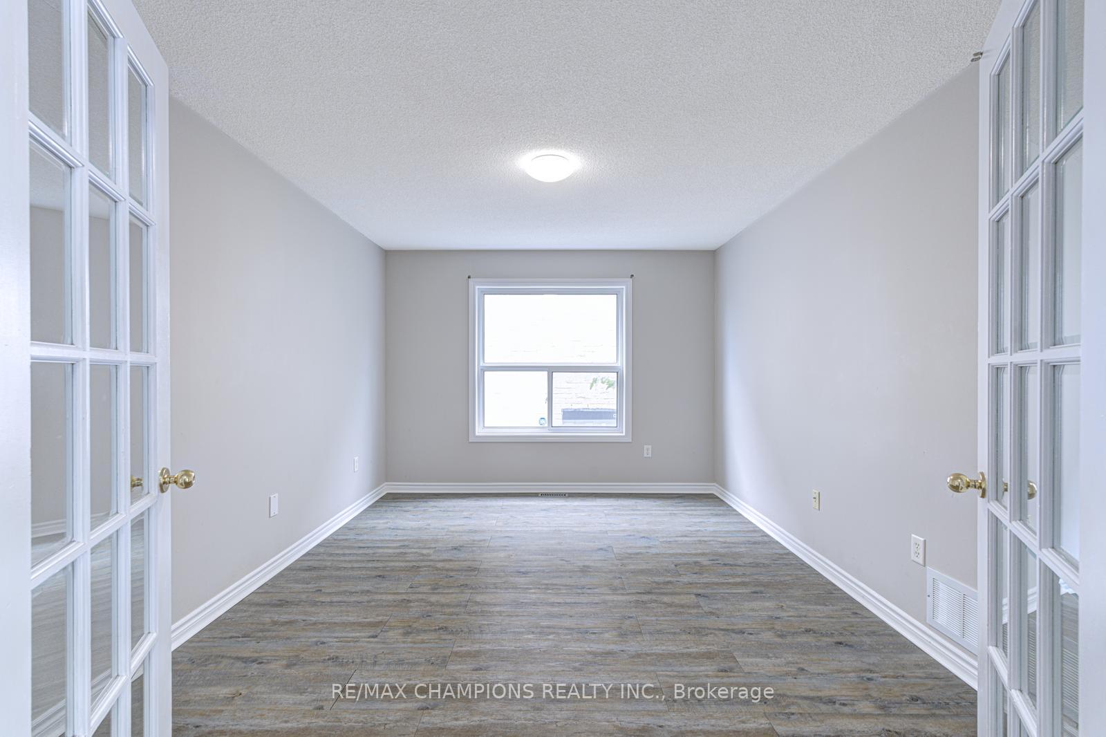 Photo 18 of 20 Bell Street, Barrie, Ardagh — HOMEH