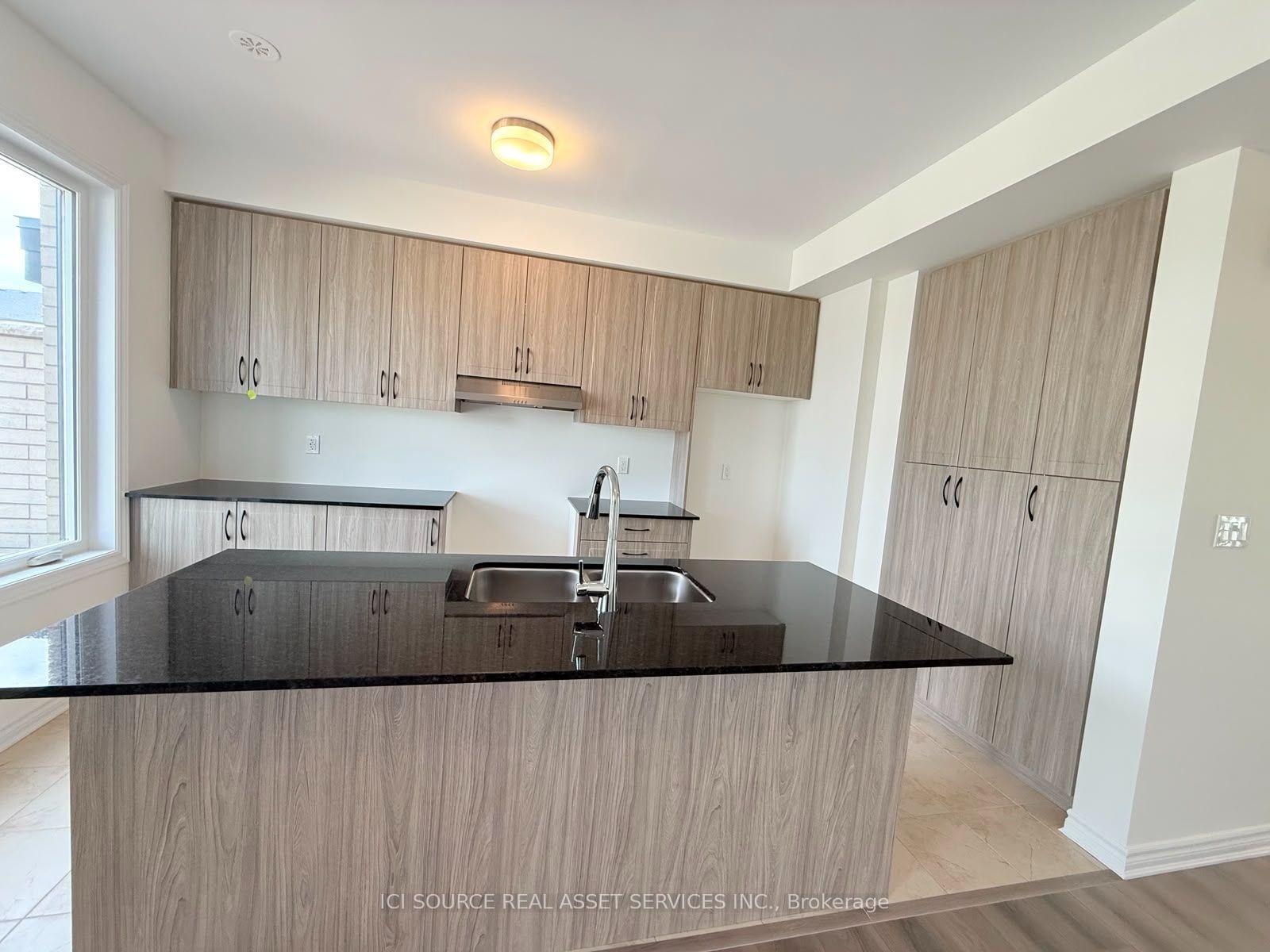 Photo 10 of 66 Thornbird Crescent, Brampton, Northwest Brampton — HOMEH