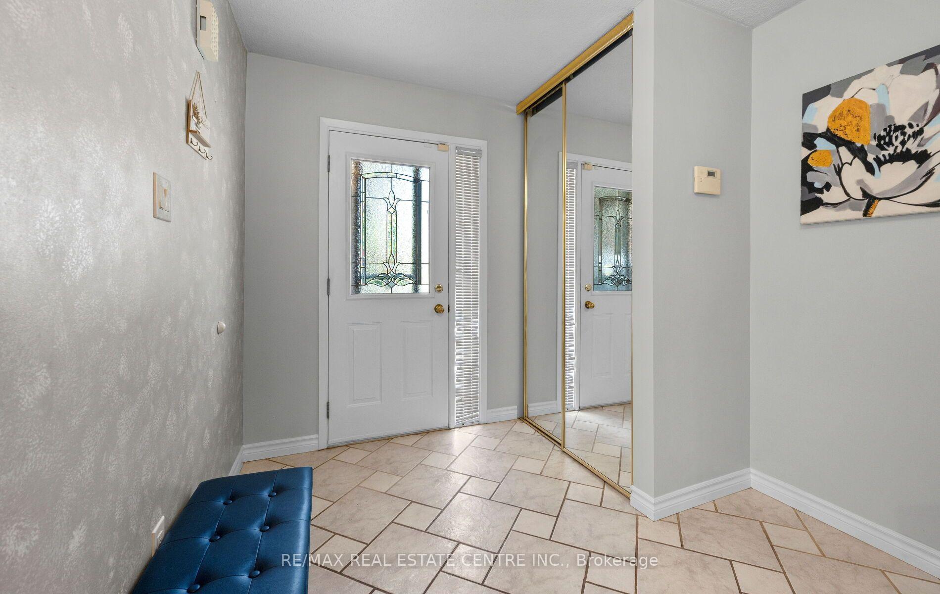 Photo 4 of 4 Ecclestone Drive, Brampton, Brampton West — HOMEH