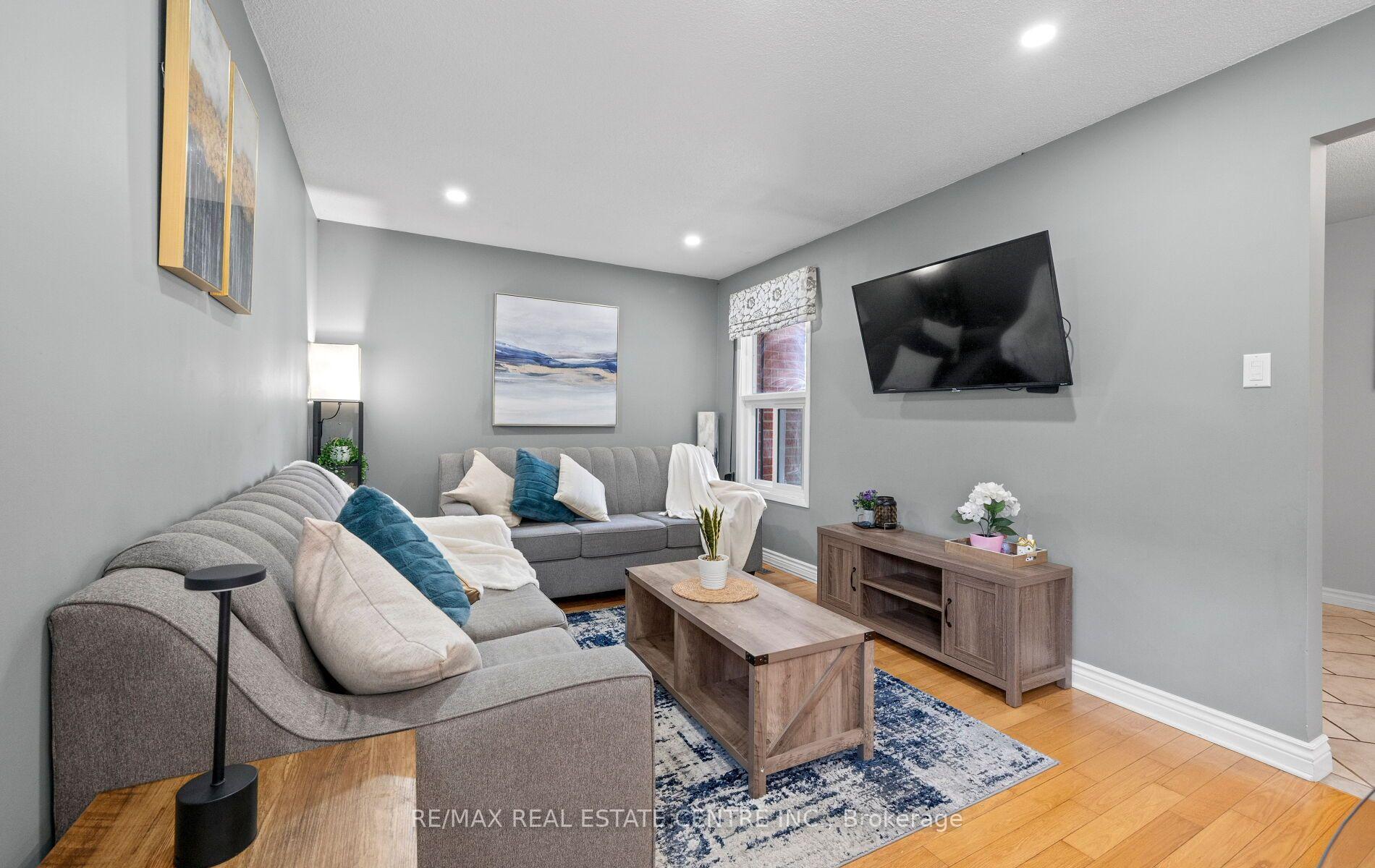 Photo 6 of 4 Ecclestone Drive, Brampton, Brampton West — HOMEH