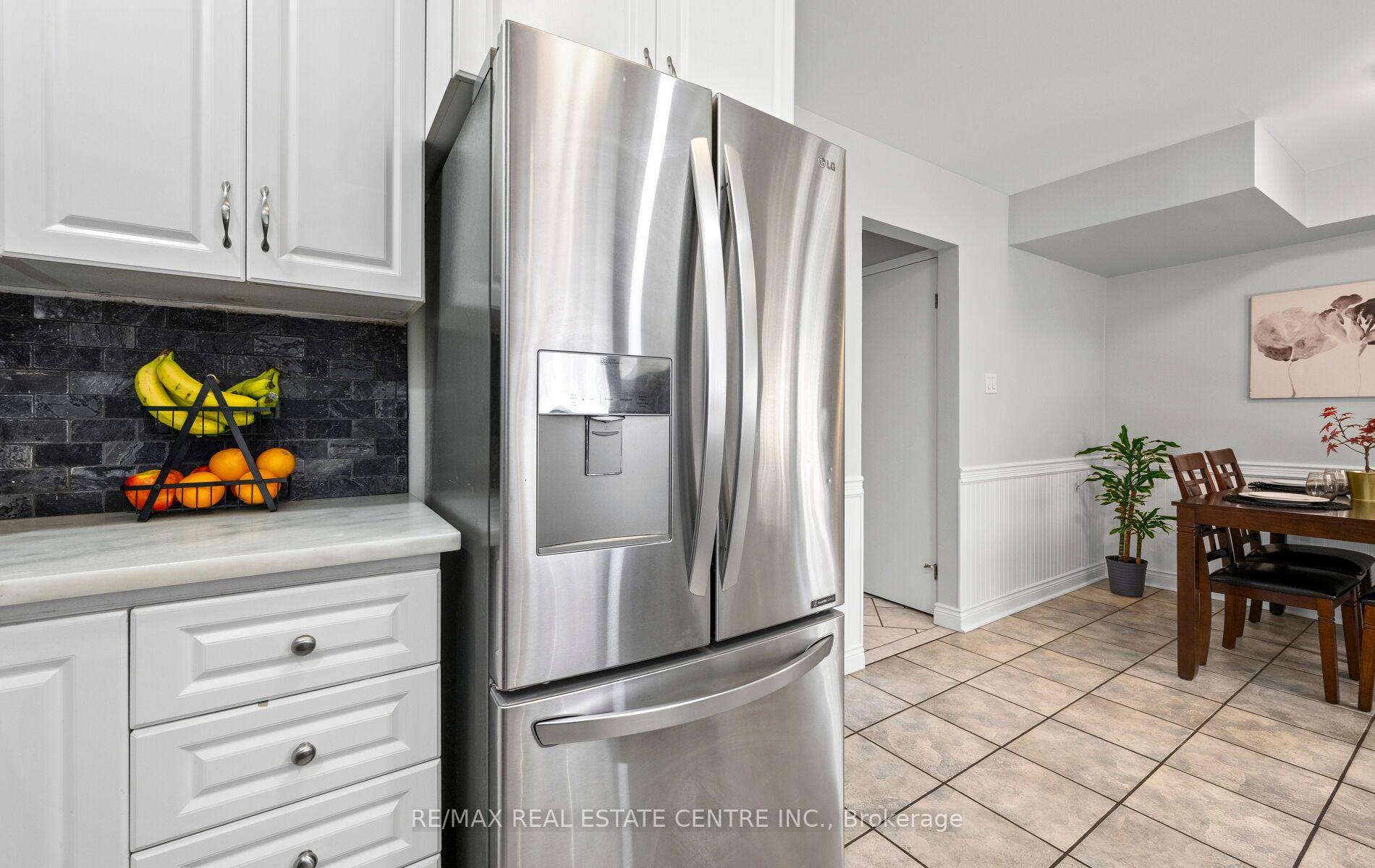 Photo 19 of 4 Ecclestone Drive, Brampton, Brampton West — HOMEH