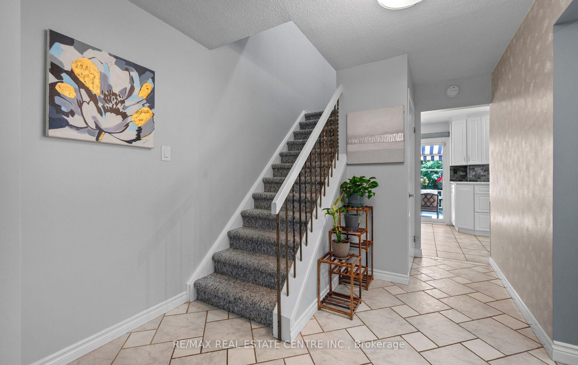 Photo 21 of 4 Ecclestone Drive, Brampton, Brampton West — HOMEH