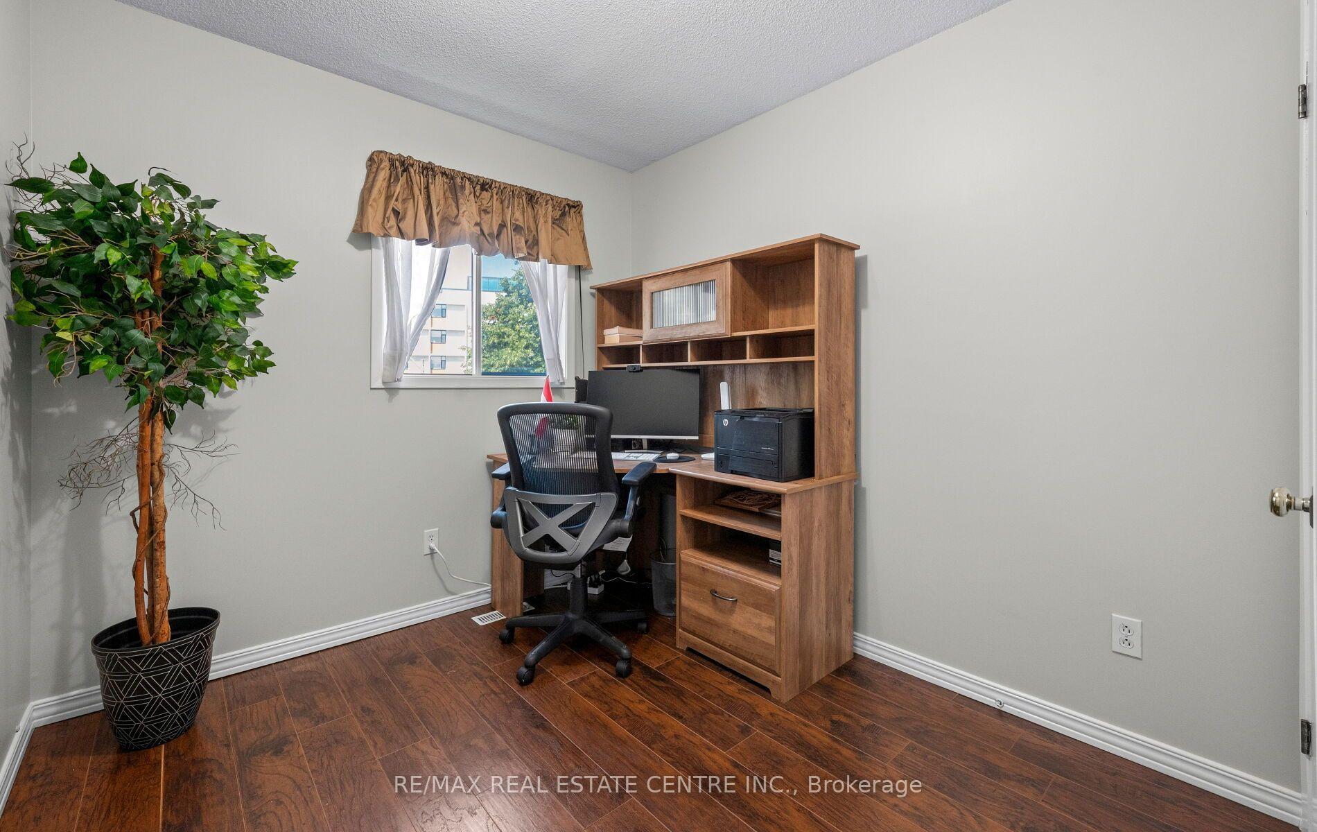 Photo 25 of 4 Ecclestone Drive, Brampton, Brampton West — HOMEH