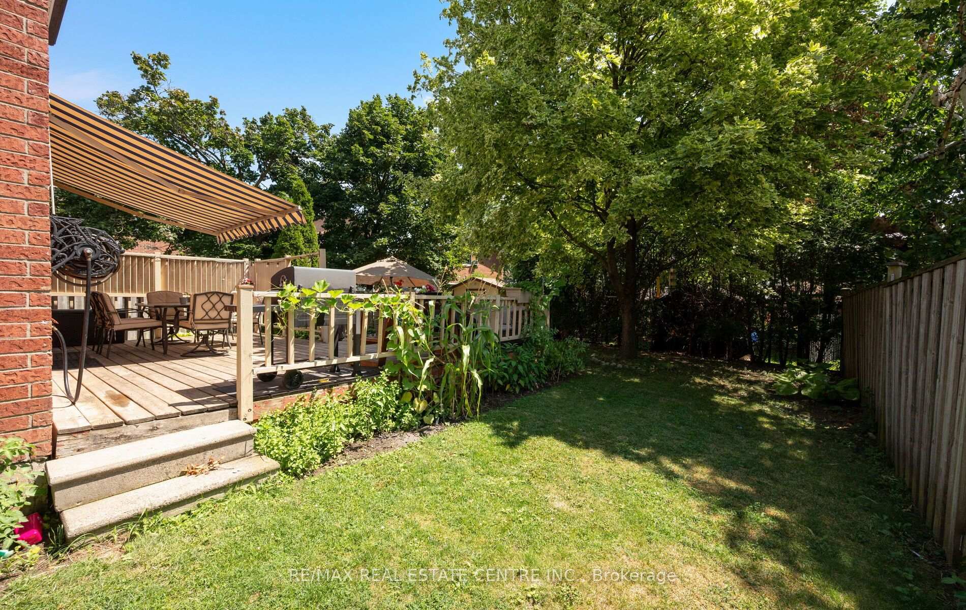 Photo 41 of 4 Ecclestone Drive, Brampton, Brampton West — HOMEH