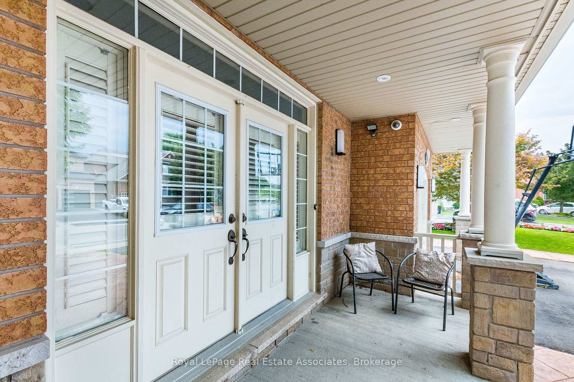 Photo 3 of 37 Latania Boulevard, Brampton, Vales of Castlemore — HOMEH