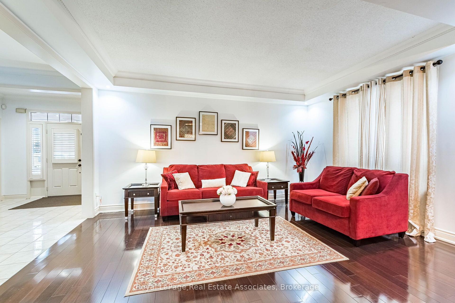 Photo 7 of 37 Latania Boulevard, Brampton, Vales of Castlemore — HOMEH