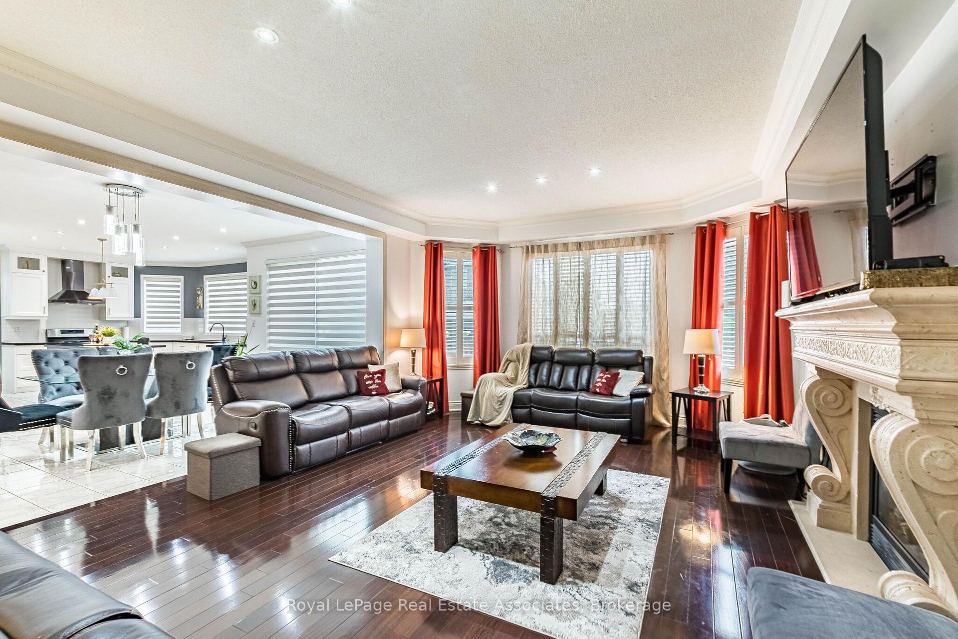 Photo 12 of 37 Latania Boulevard, Brampton, Vales of Castlemore — HOMEH