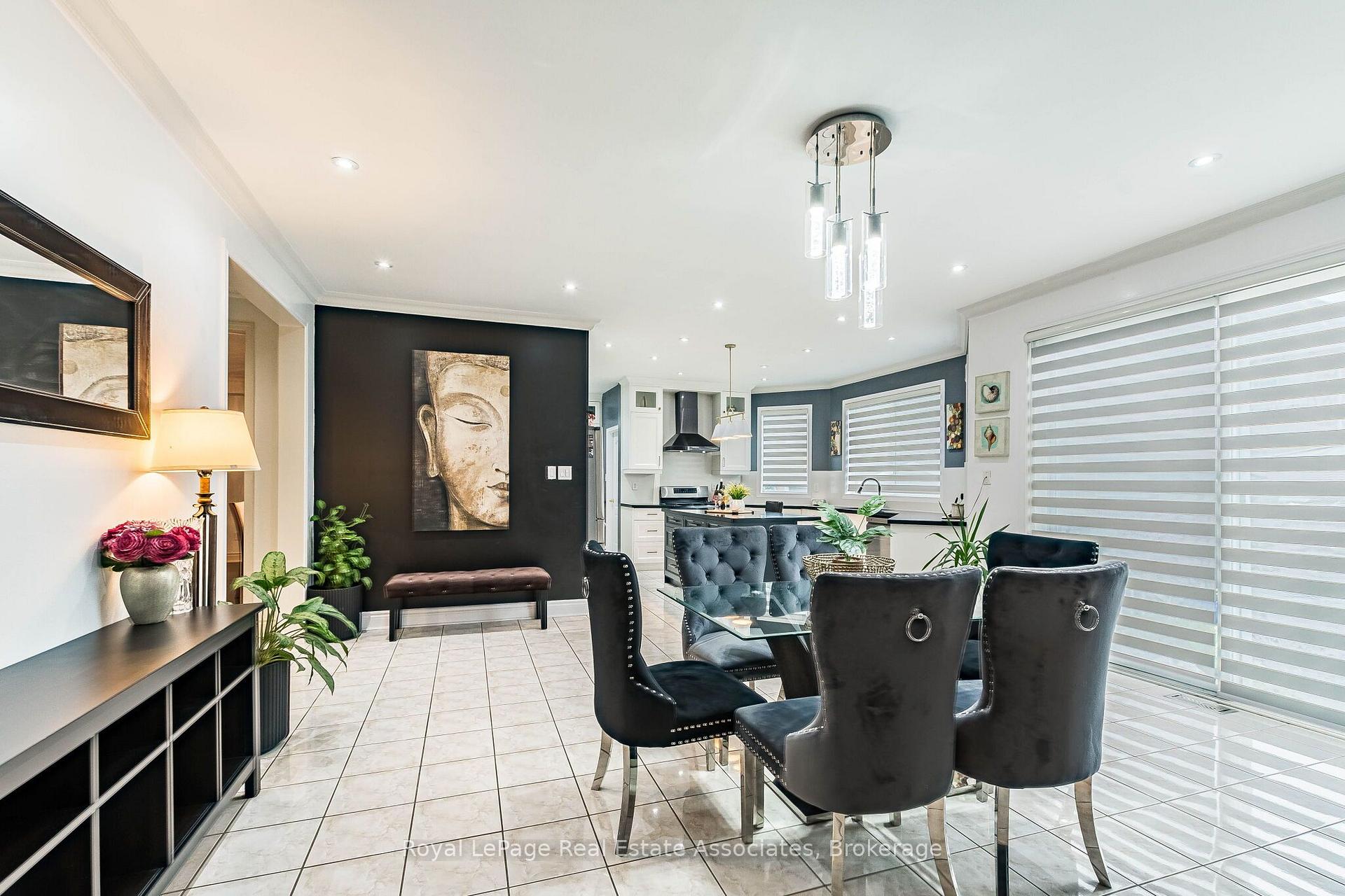 Photo 15 of 37 Latania Boulevard, Brampton, Vales of Castlemore — HOMEH