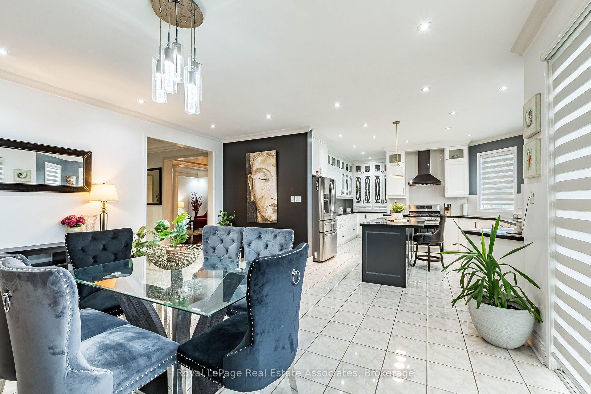 Photo 16 of 37 Latania Boulevard, Brampton, Vales of Castlemore — HOMEH