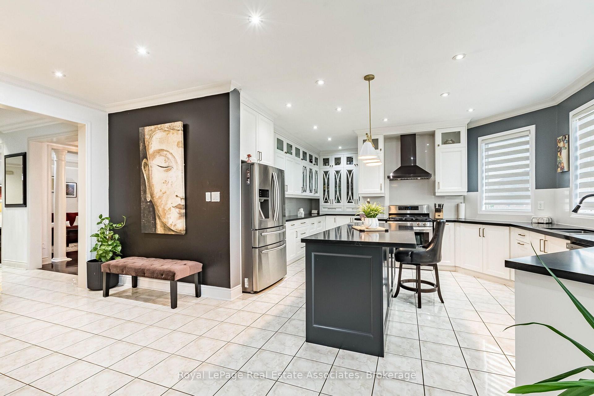 Photo 18 of 37 Latania Boulevard, Brampton, Vales of Castlemore — HOMEH