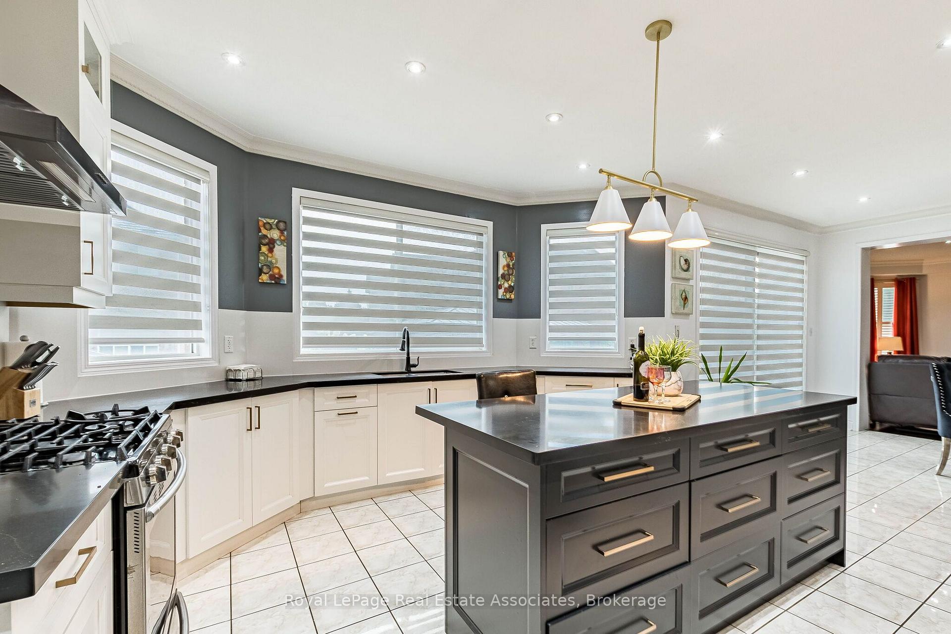 Photo 19 of 37 Latania Boulevard, Brampton, Vales of Castlemore — HOMEH
