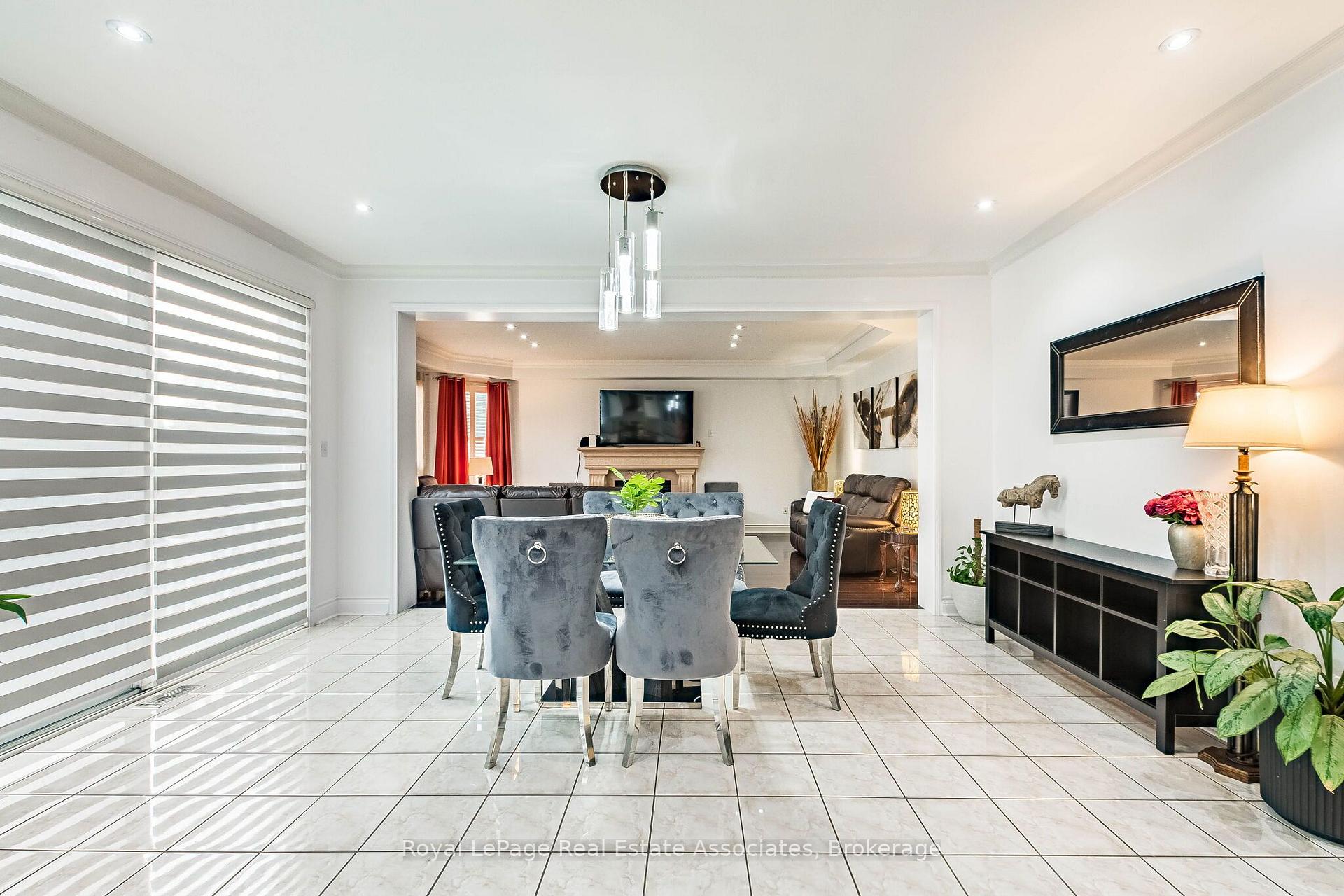 Photo 21 of 37 Latania Boulevard, Brampton, Vales of Castlemore — HOMEH