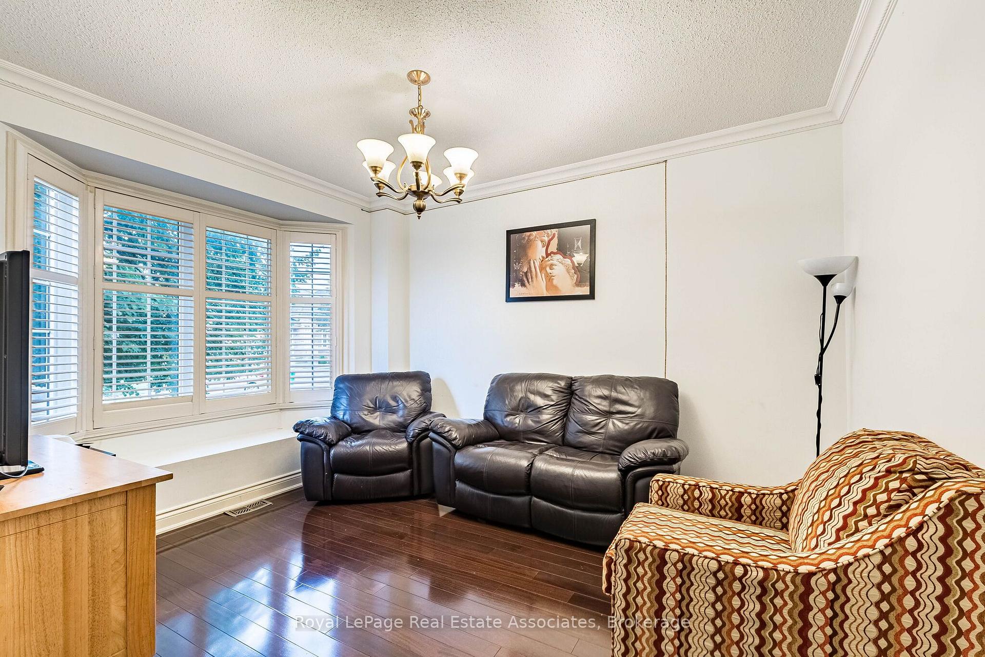 Photo 23 of 37 Latania Boulevard, Brampton, Vales of Castlemore — HOMEH