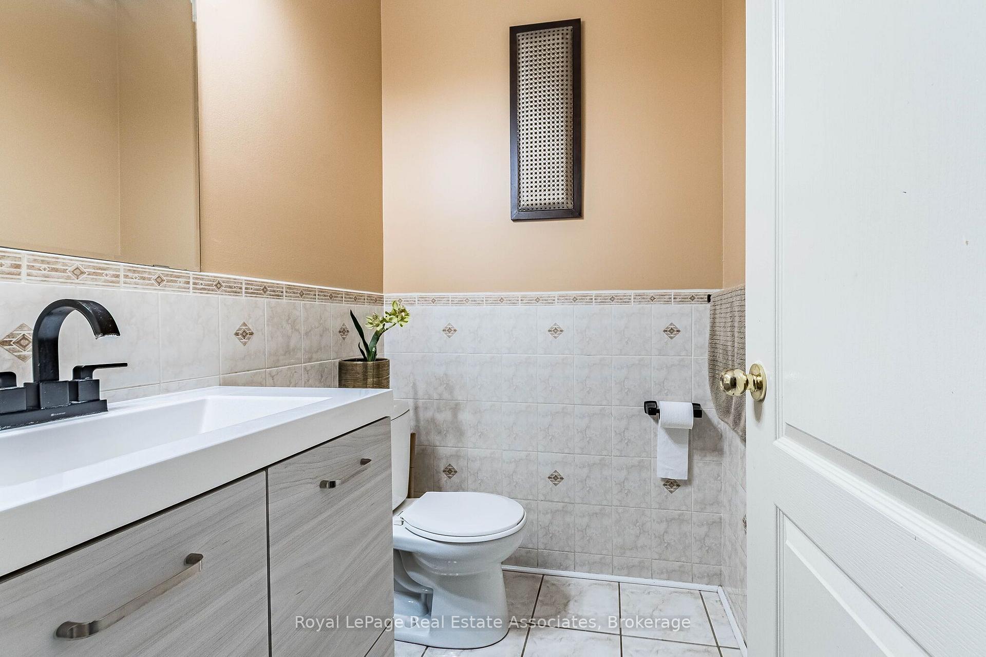 Photo 24 of 37 Latania Boulevard, Brampton, Vales of Castlemore — HOMEH