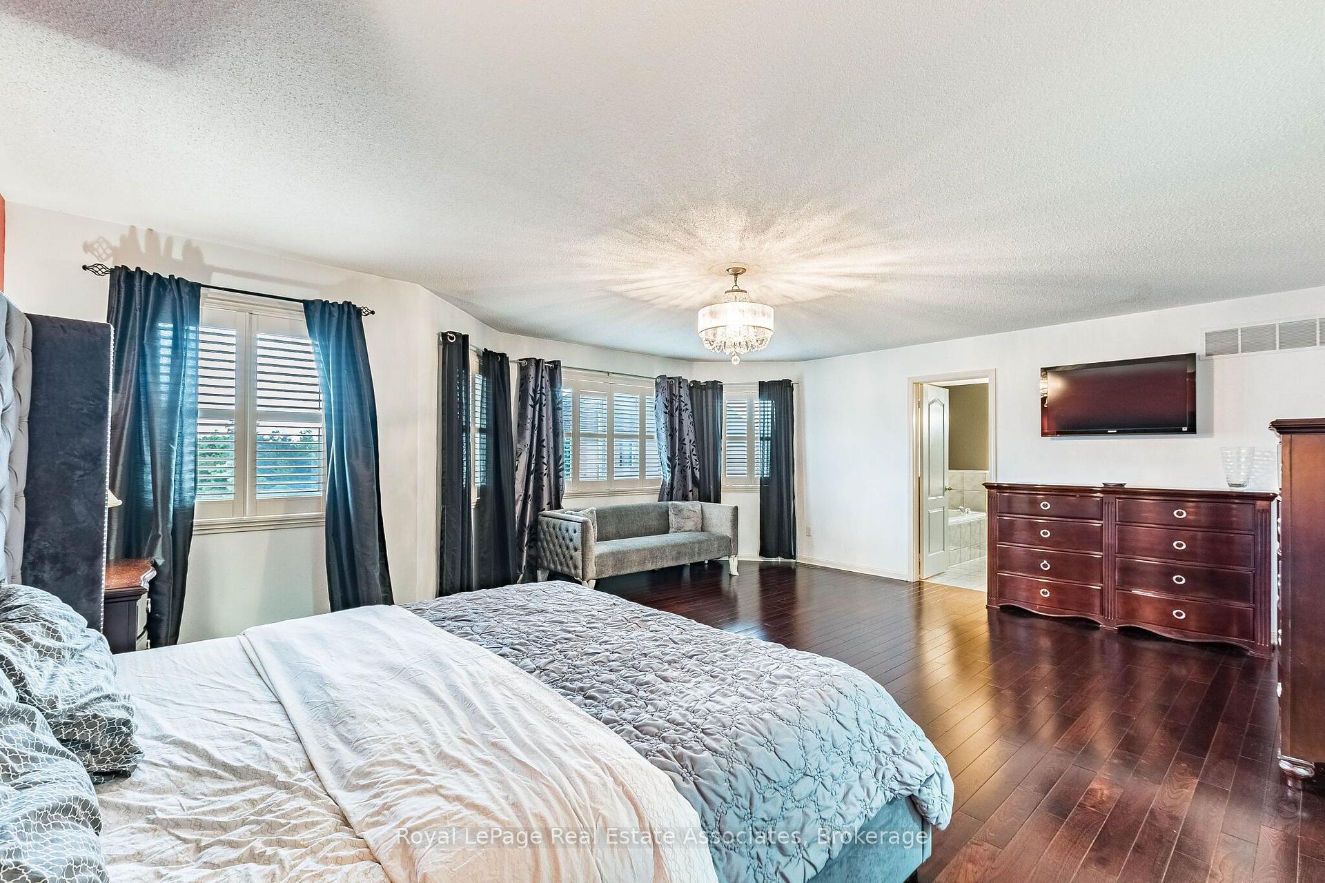 Photo 29 of 37 Latania Boulevard, Brampton, Vales of Castlemore — HOMEH