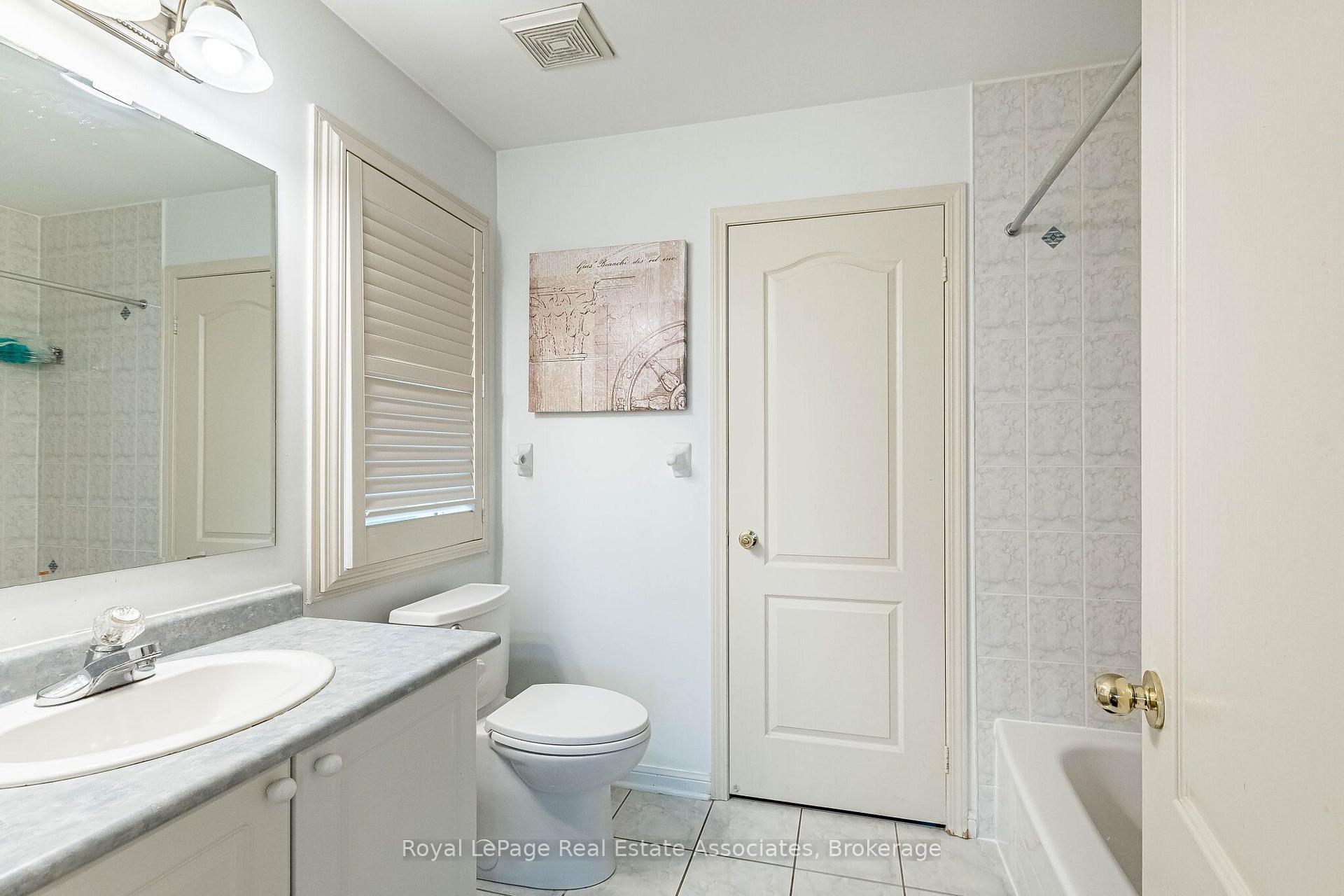 Photo 35 of 37 Latania Boulevard, Brampton, Vales of Castlemore — HOMEH