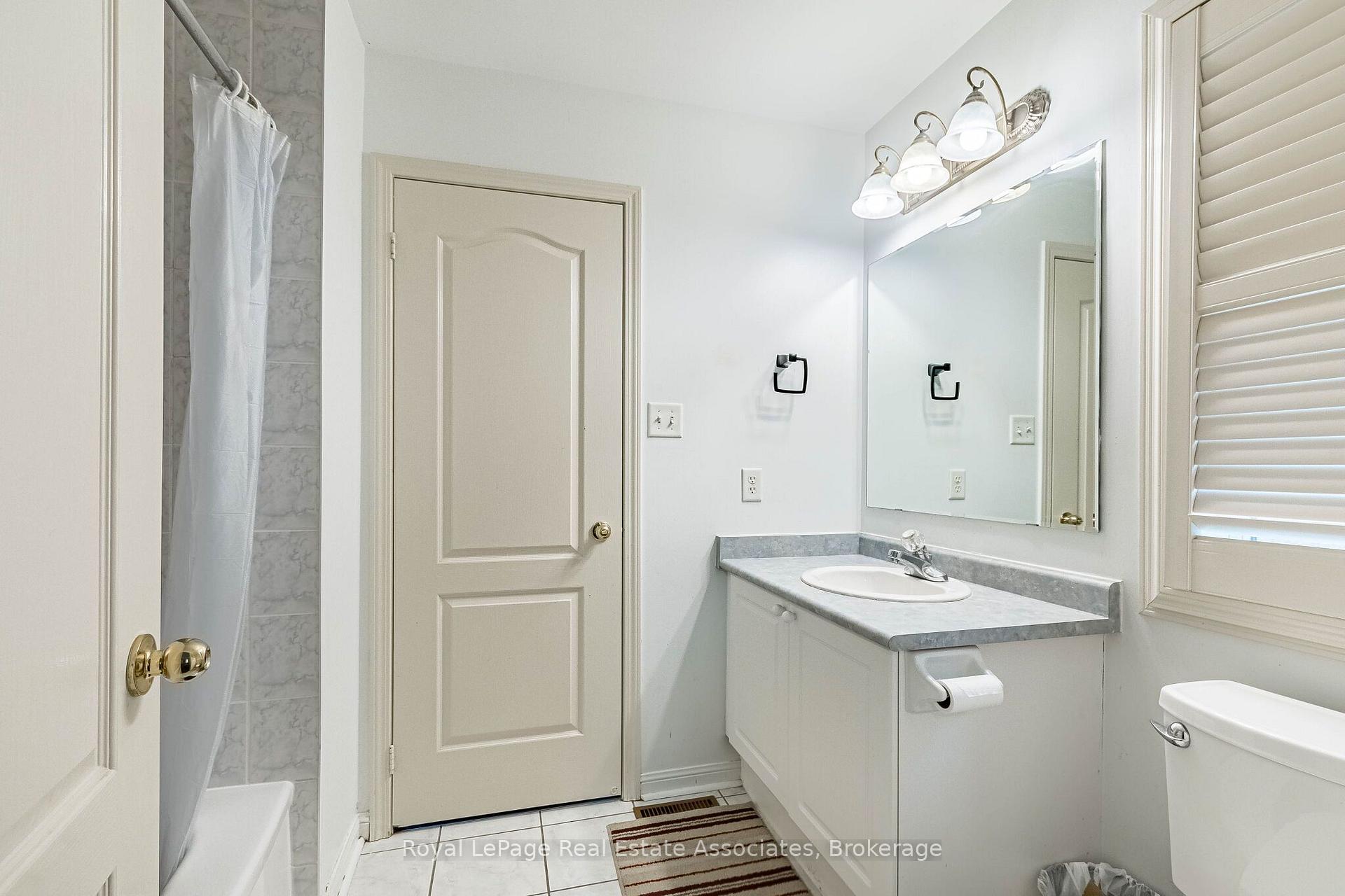 Photo 36 of 37 Latania Boulevard, Brampton, Vales of Castlemore — HOMEH
