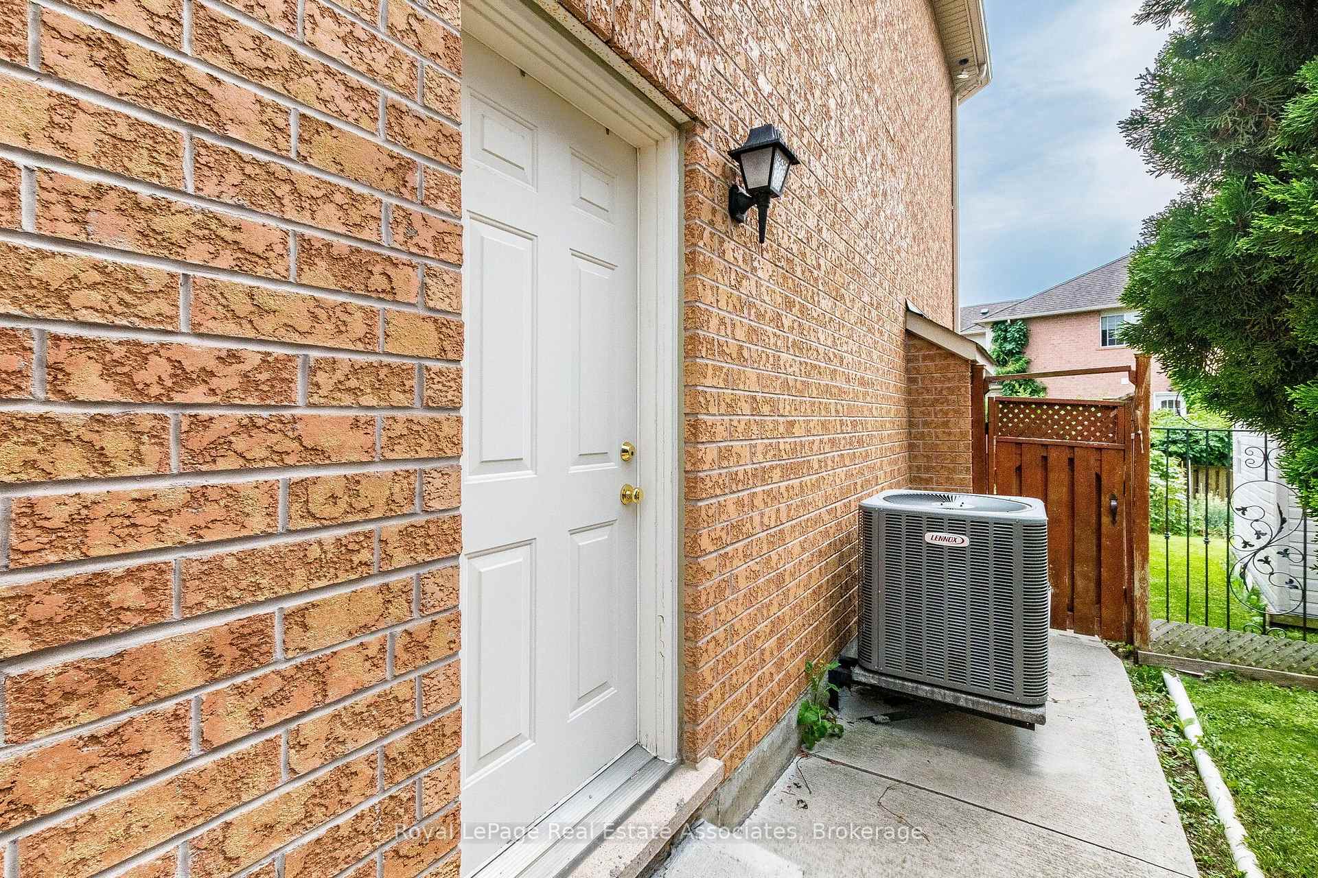 Photo 50 of 37 Latania Boulevard, Brampton, Vales of Castlemore — HOMEH