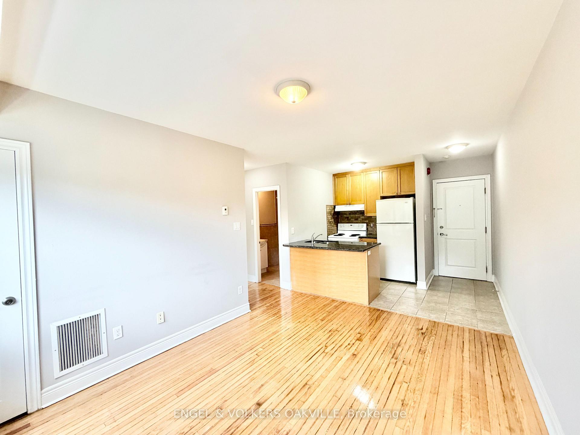 Photo 3 of Unit 302, 15 Thirty Third Street, Etobicoke, Long Branch — HOMEH