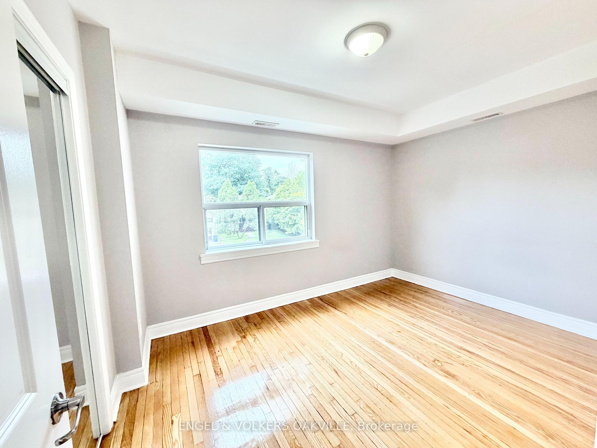 Photo 5 of Unit 302, 15 Thirty Third Street, Etobicoke, Long Branch — HOMEH