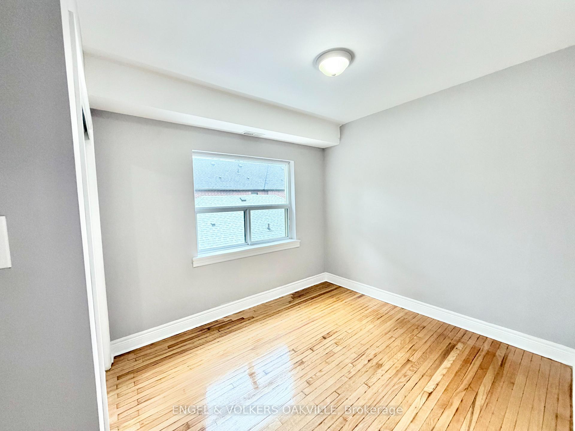 Photo 6 of Unit 302, 15 Thirty Third Street, Etobicoke, Long Branch — HOMEH