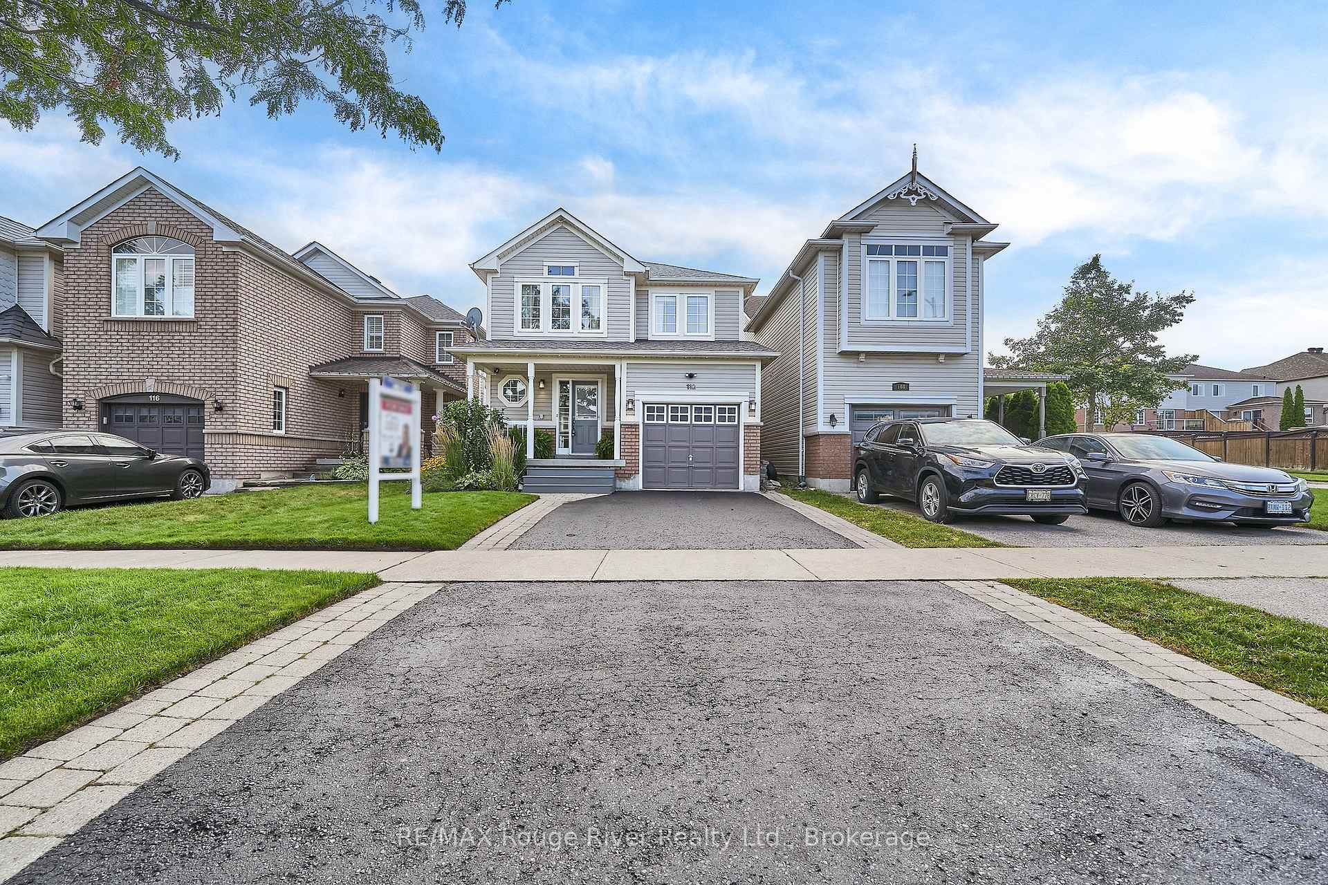 Photo 2 of 112 Bannister Street, Clarington, Bowmanville — HOMEH