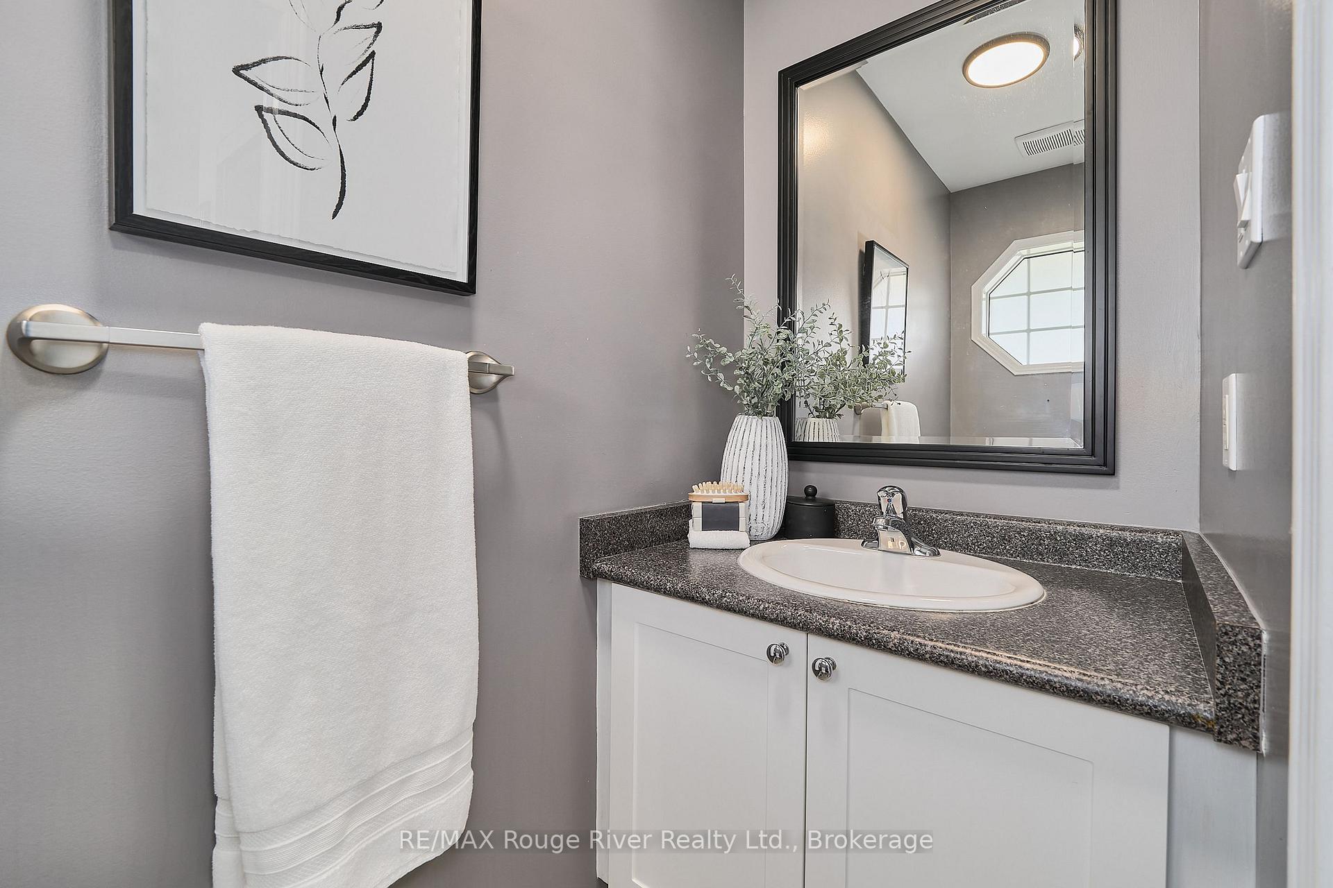 Photo 7 of 112 Bannister Street, Clarington, Bowmanville — HOMEH