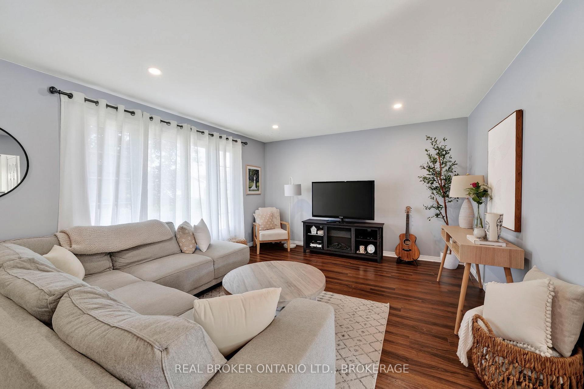 Photo 7 of 40 McKenzie Street W, Cornwall, Cornwall — HOMEH