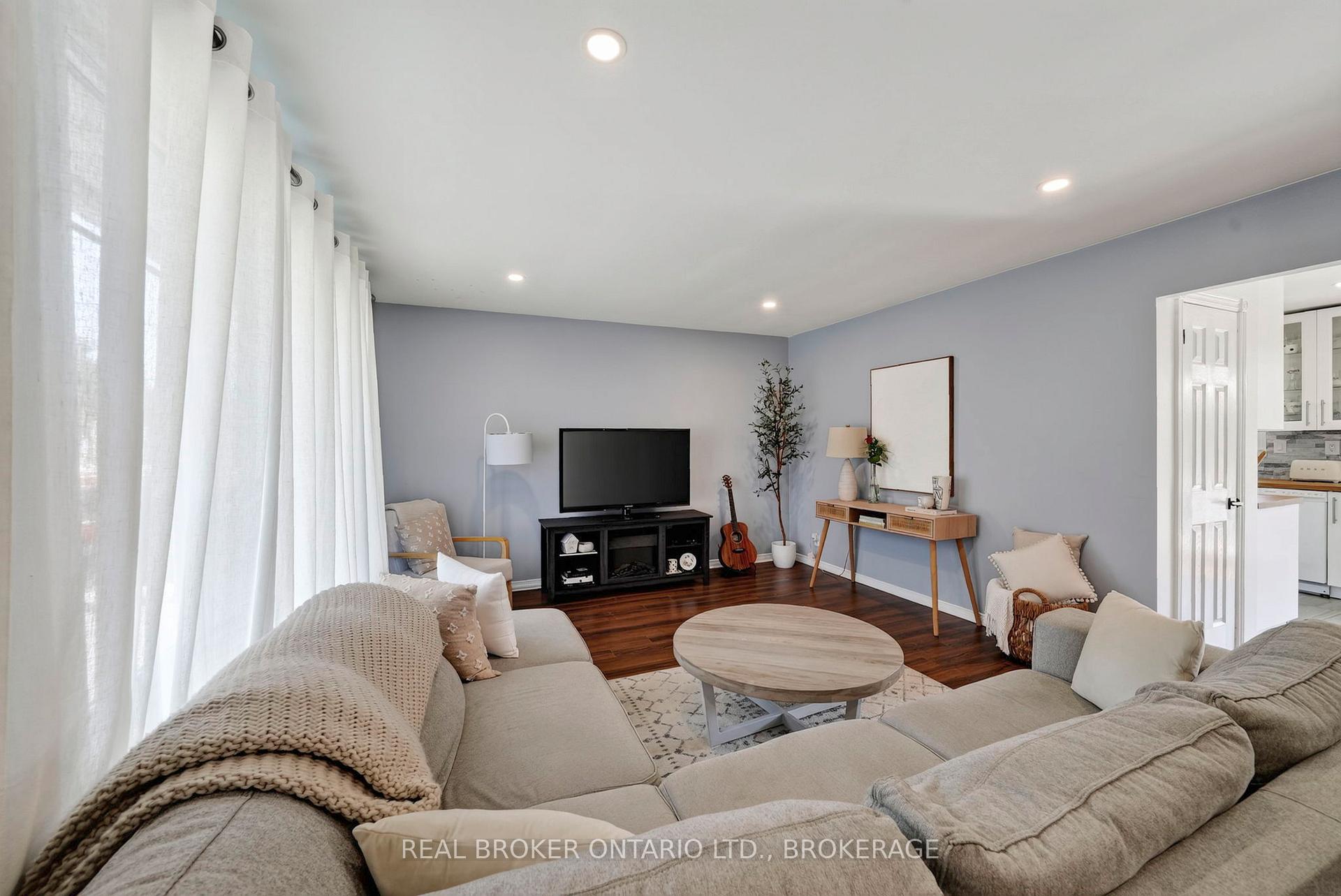 Photo 8 of 40 McKenzie Street W, Cornwall, Cornwall — HOMEH