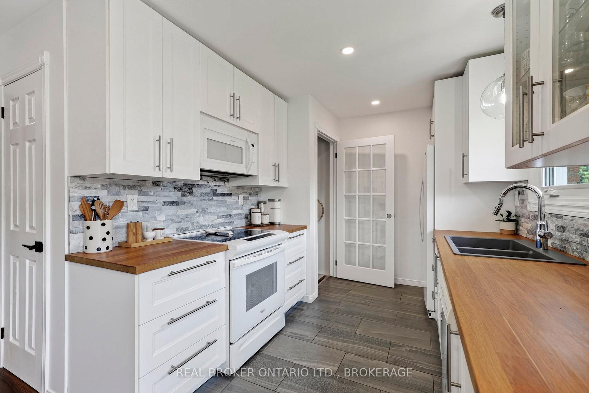 Photo 15 of 40 McKenzie Street W, Cornwall, Cornwall — HOMEH