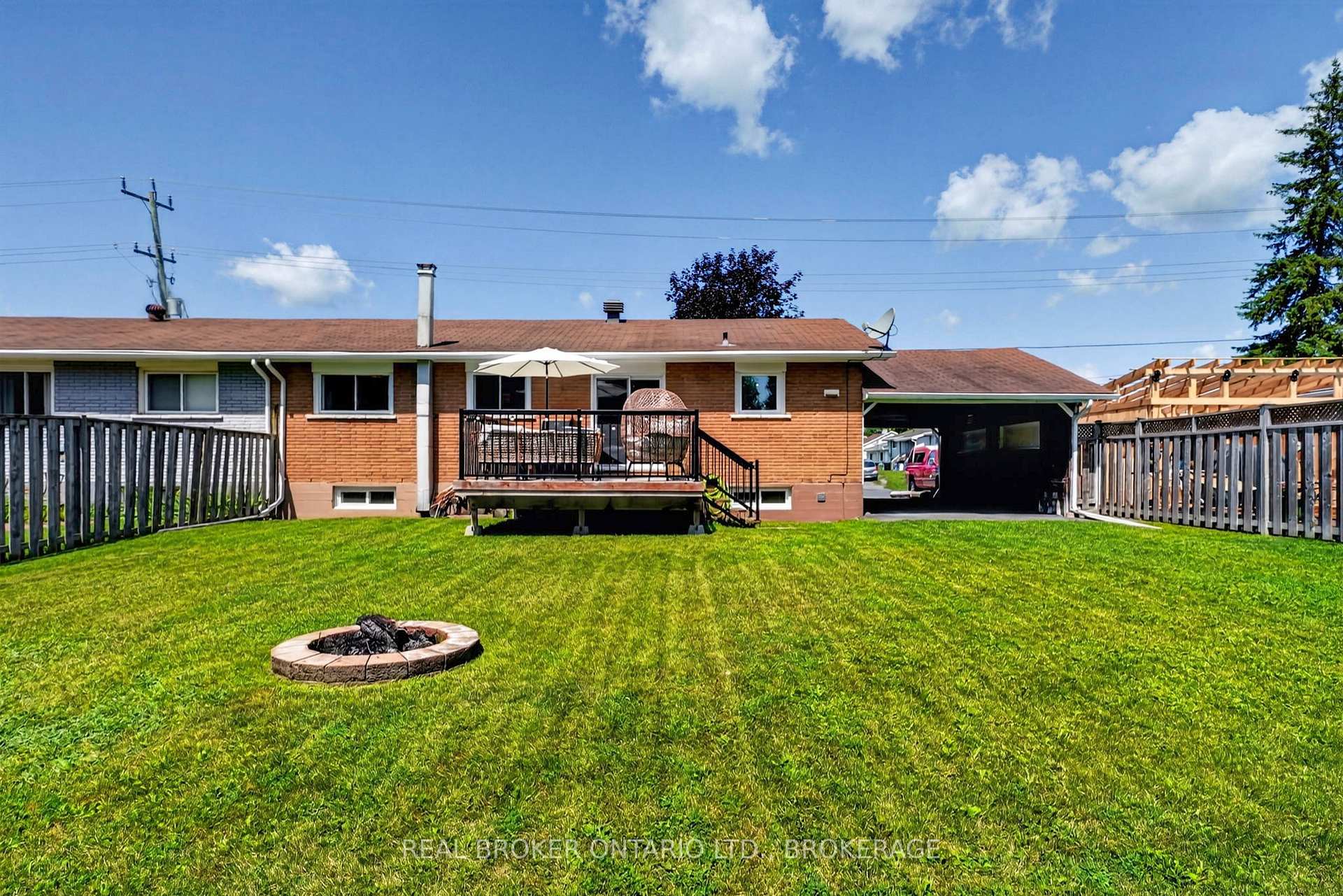 Photo 33 of 40 McKenzie Street W, Cornwall, Cornwall — HOMEH