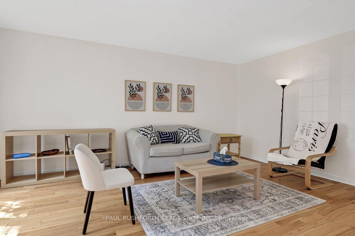 Photo 4 of 939 Greenbriar Avenue, Ottawa, Carleton Heights — HOMEH