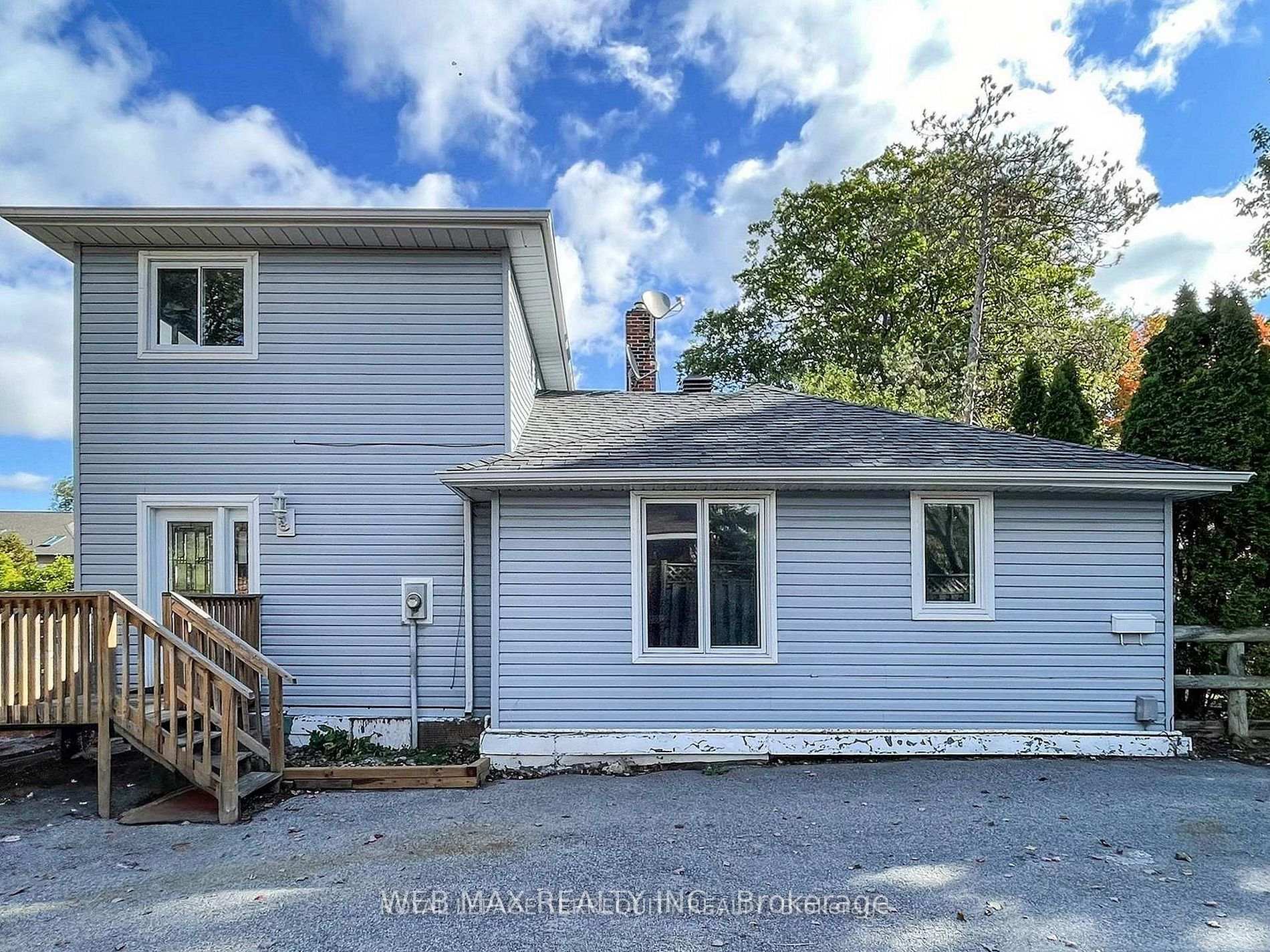 Photo 2 of 40 Brennan Avenue, Barrie, South Shore — HOMEH