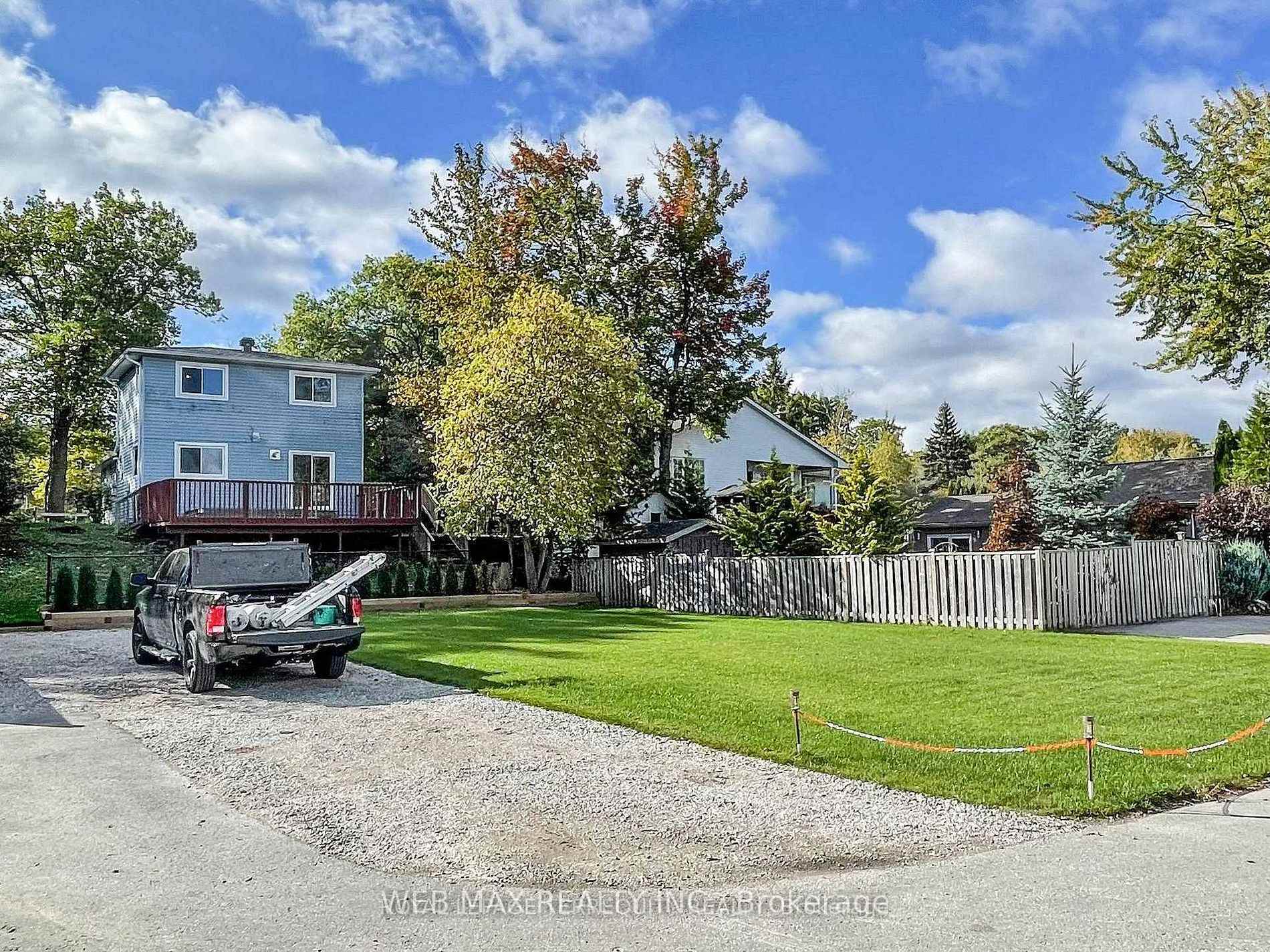 Photo 3 of 40 Brennan Avenue, Barrie, South Shore — HOMEH
