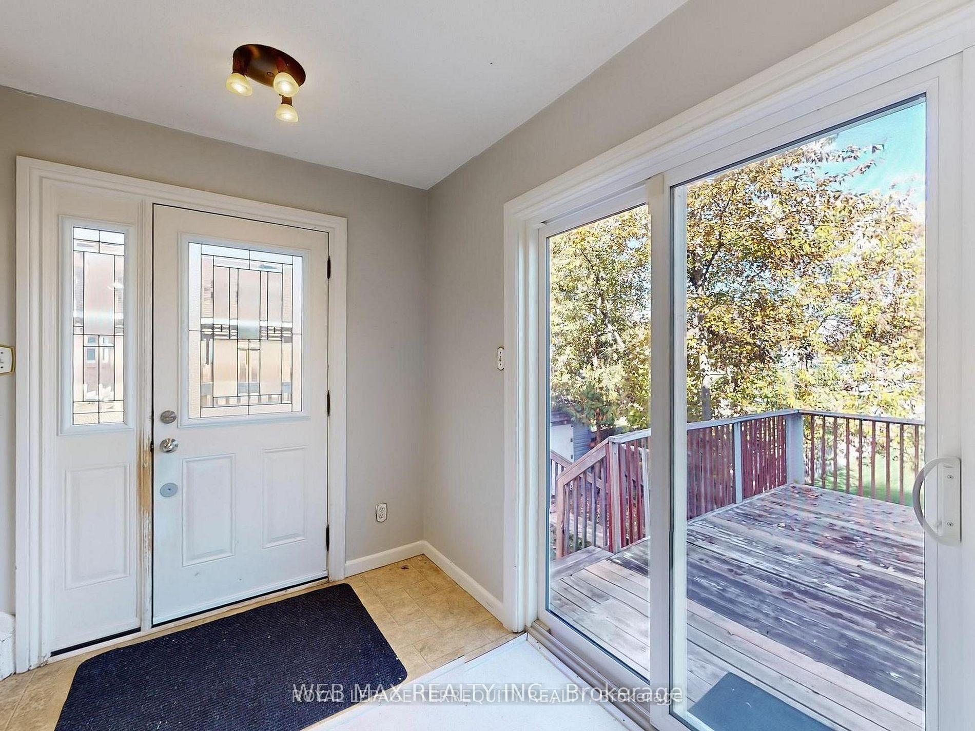 Photo 4 of 40 Brennan Avenue, Barrie, South Shore — HOMEH
