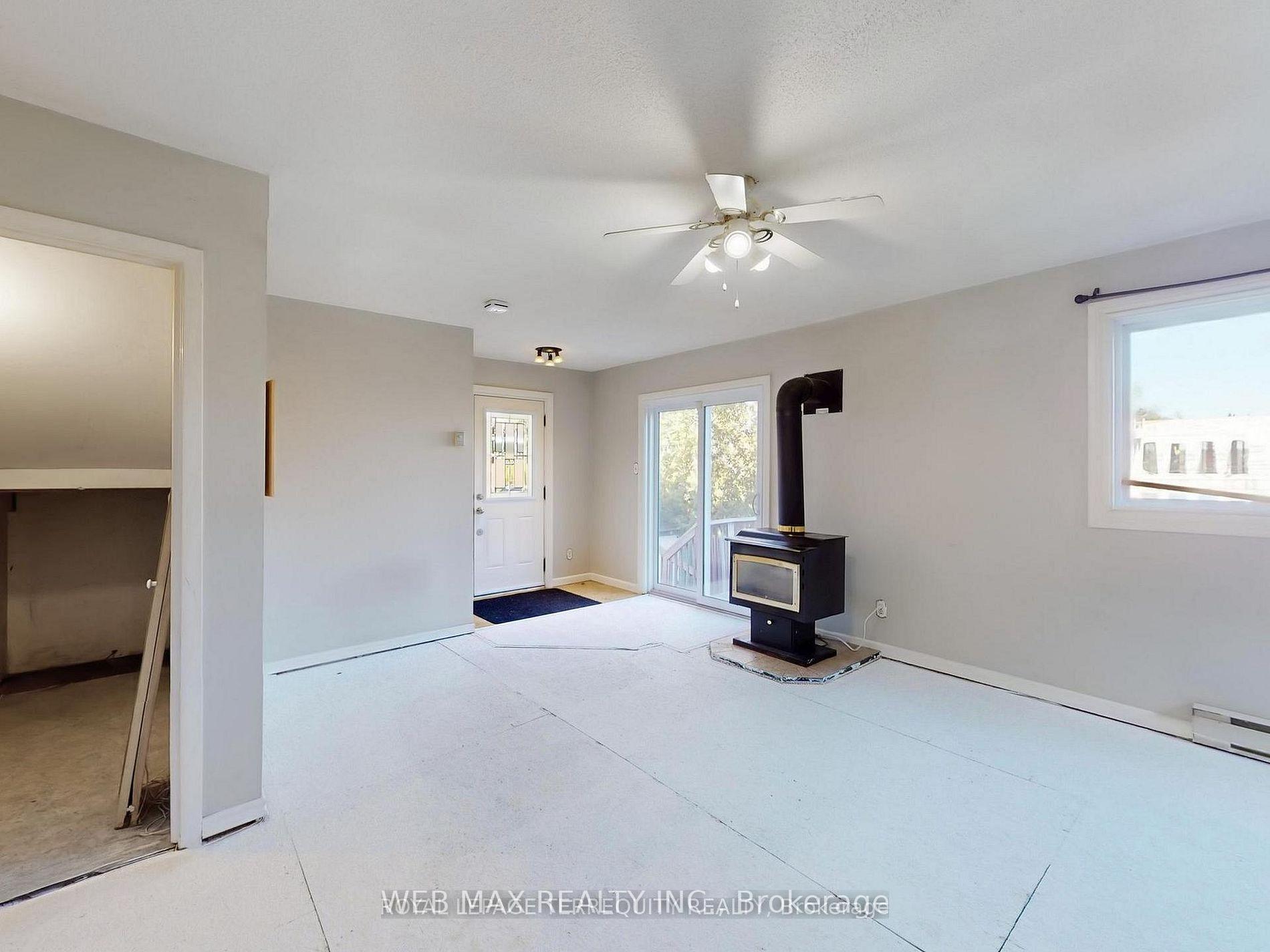 Photo 7 of 40 Brennan Avenue, Barrie, South Shore — HOMEH