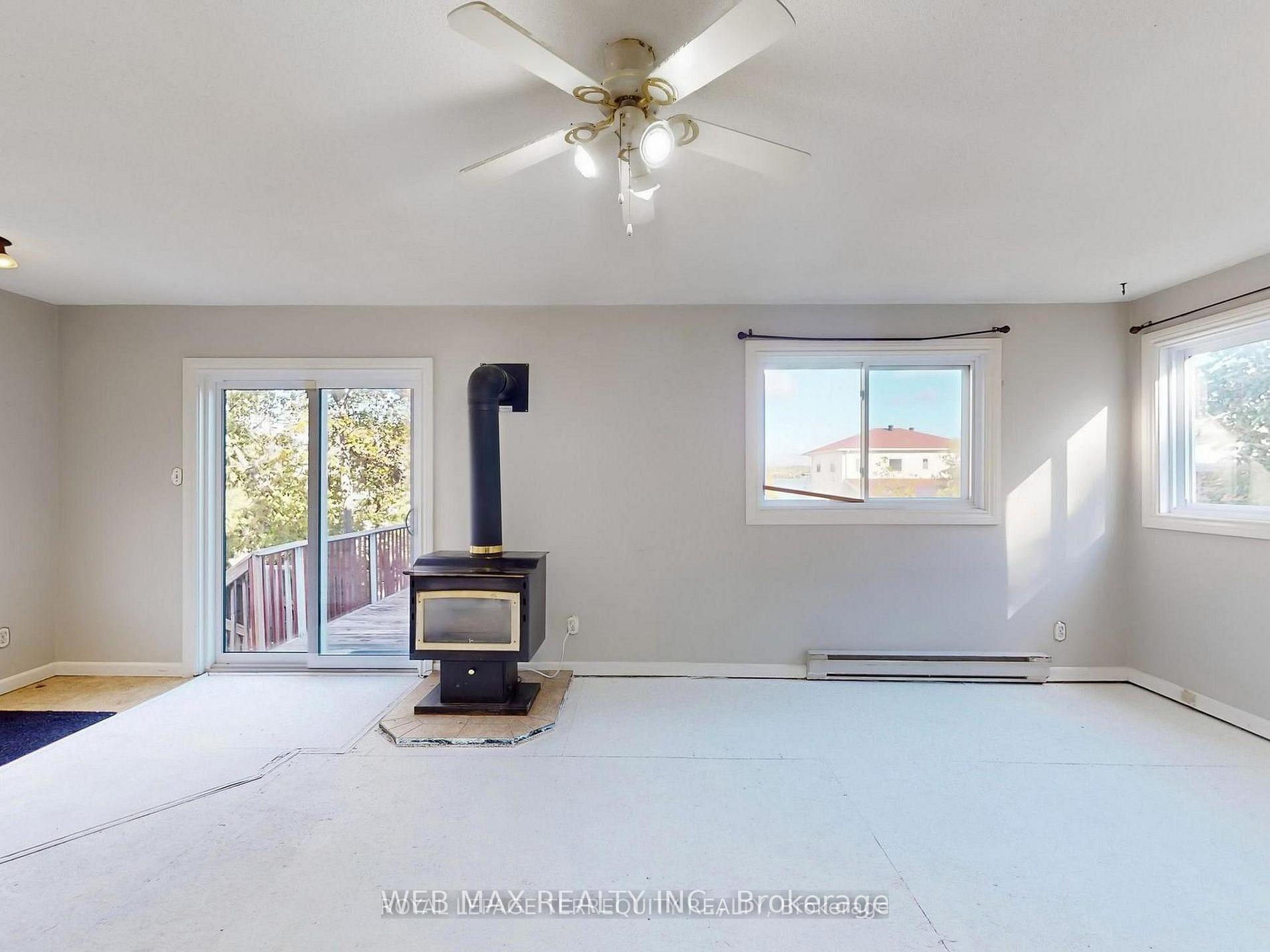 Photo 8 of 40 Brennan Avenue, Barrie, South Shore — HOMEH
