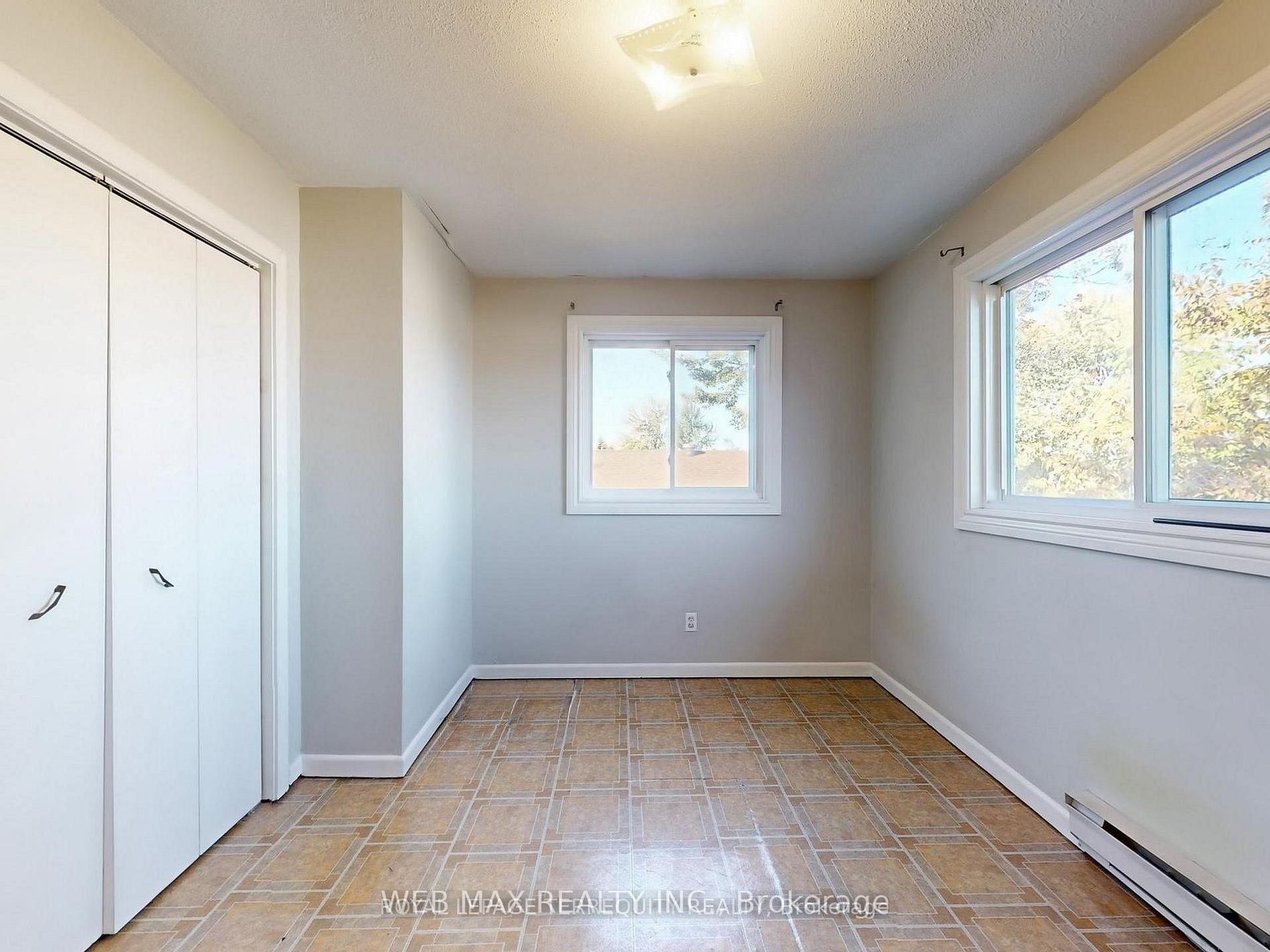 Photo 25 of 40 Brennan Avenue, Barrie, South Shore — HOMEH