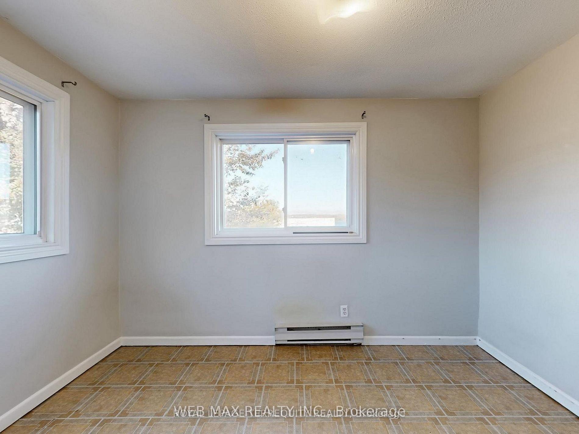 Photo 27 of 40 Brennan Avenue, Barrie, South Shore — HOMEH