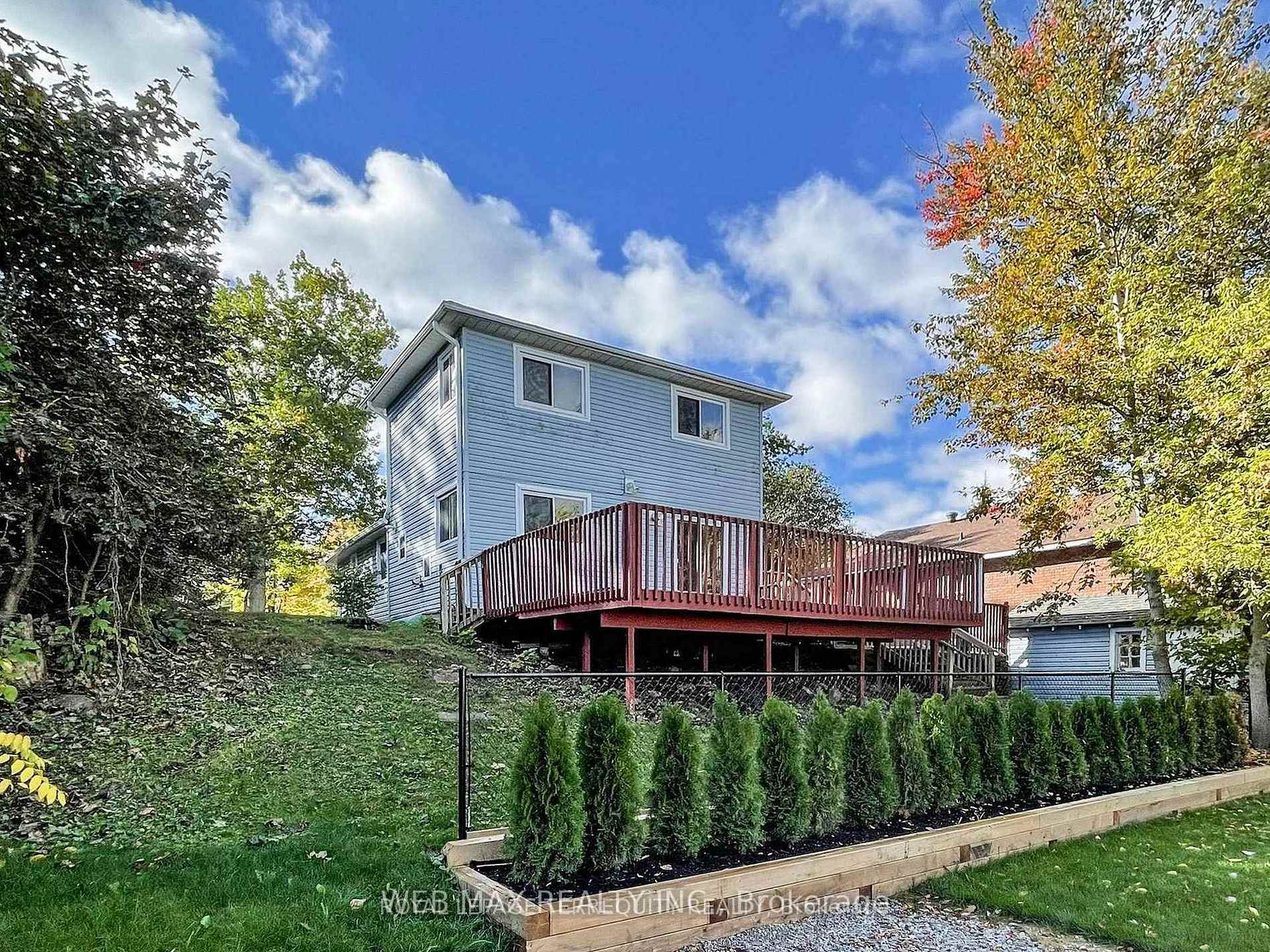 Photo 31 of 40 Brennan Avenue, Barrie, South Shore — HOMEH