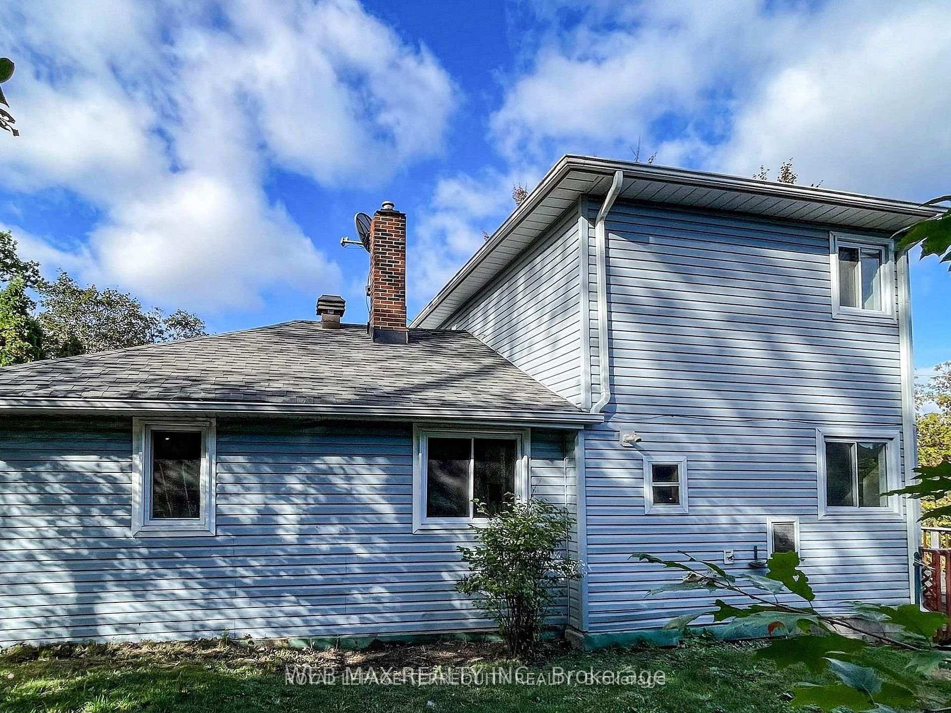 Photo 37 of 40 Brennan Avenue, Barrie, South Shore — HOMEH