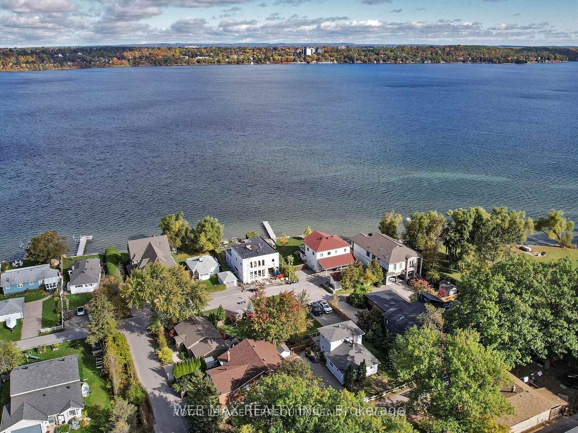 Photo 38 of 40 Brennan Avenue, Barrie, South Shore — HOMEH