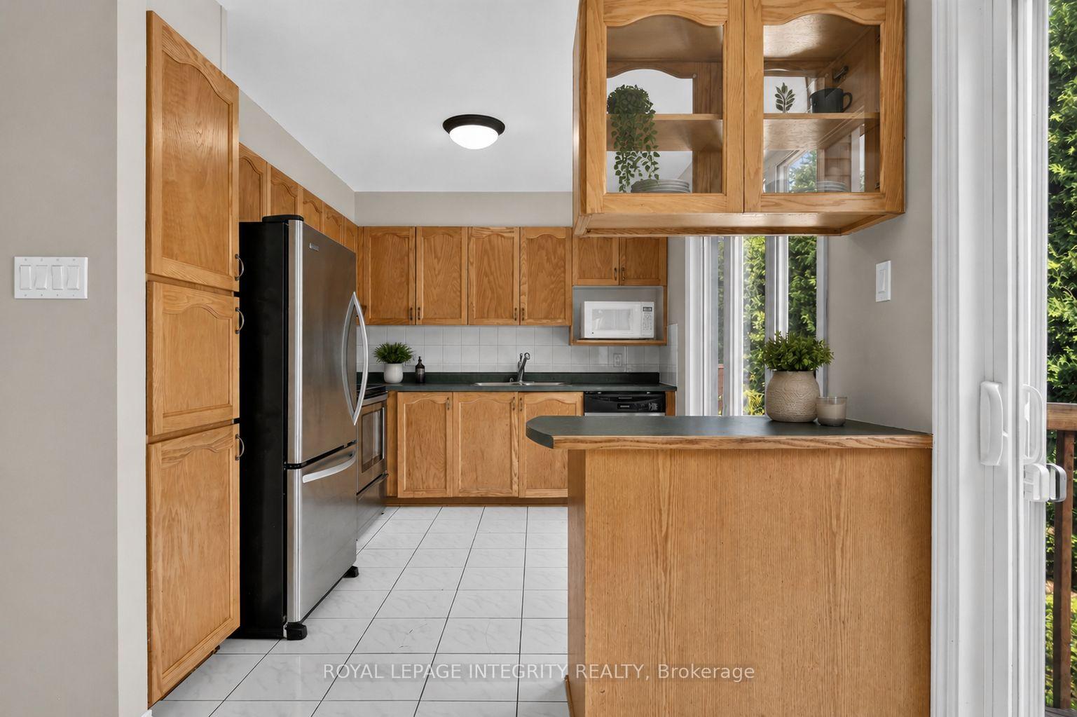 Photo 14 of 1957 Crestmont Place, Ottawa, Chapel Hill South - Orleans Village — HOMEH