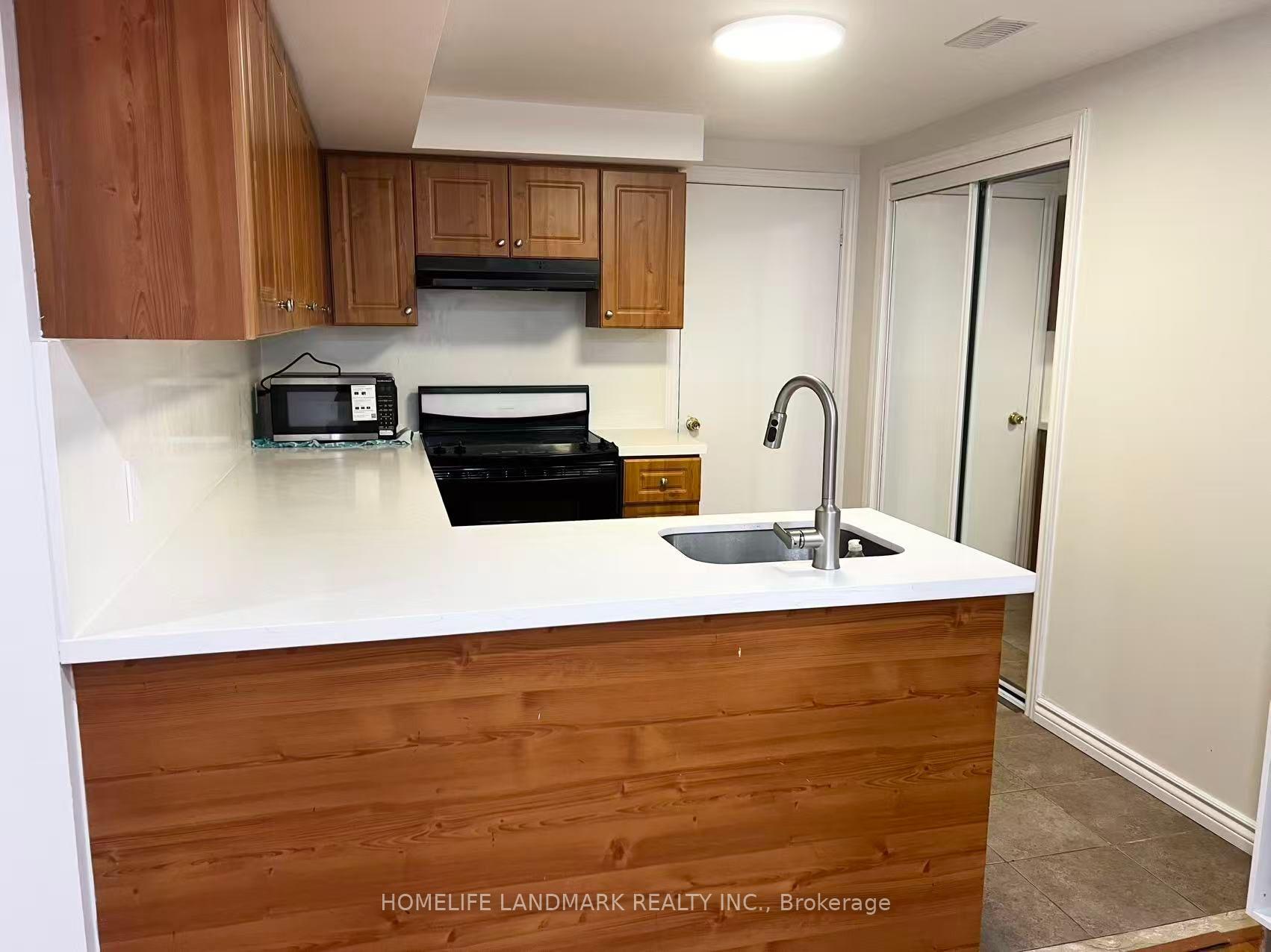 Photo 3 of Unit Basement, 17 Ferncliffe Crescent, Markham, Cedarwood — HOMEH