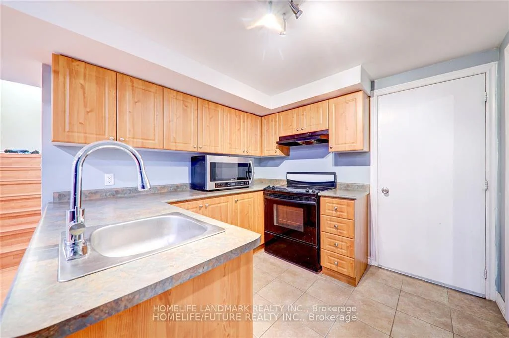 Photo 4 of Unit Basement, 17 Ferncliffe Crescent, Markham, Cedarwood — HOMEH