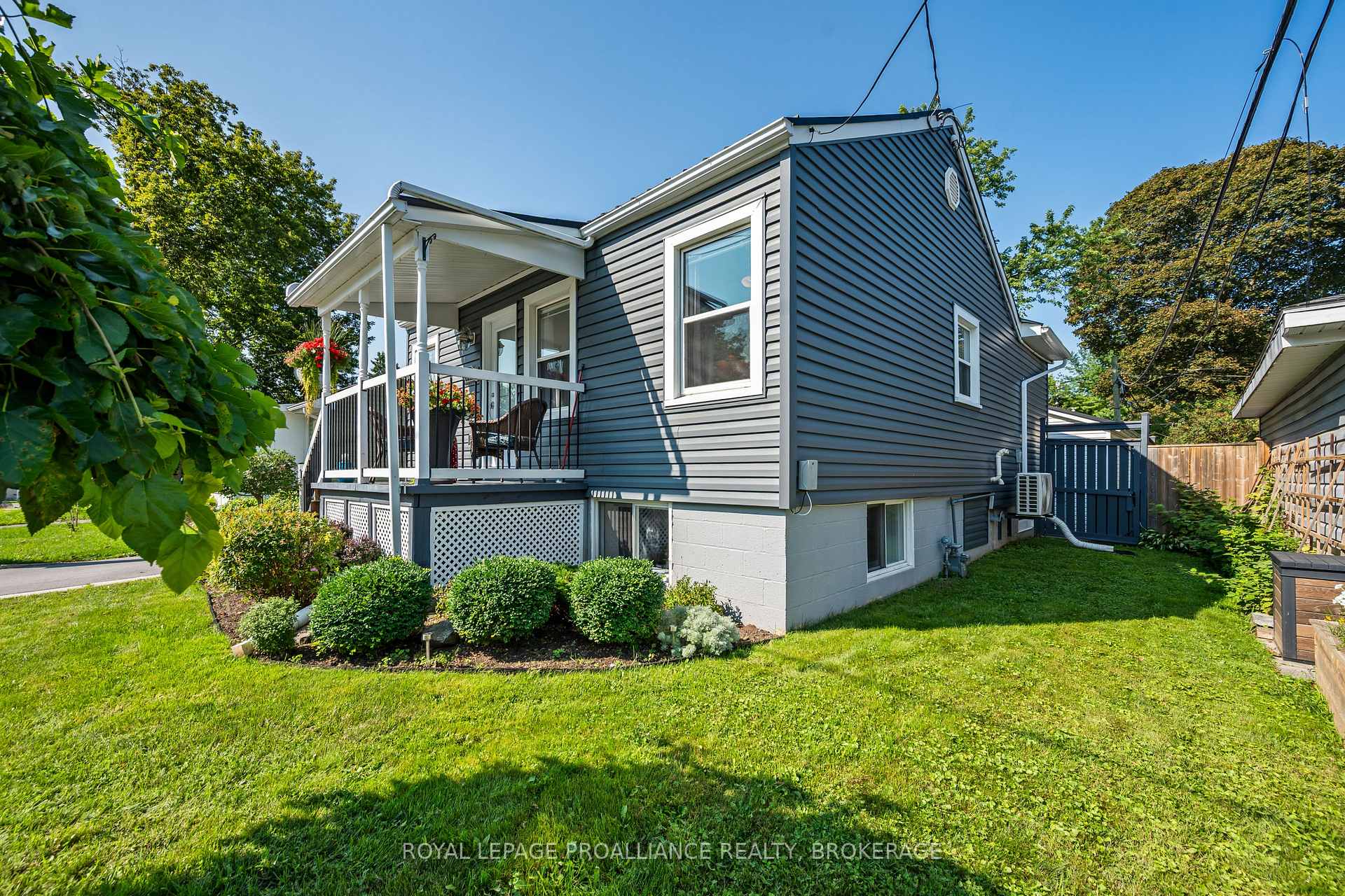Photo 3 of 680 Alfred Street, Kingston, East of Sir John A. Blvd — HOMEH