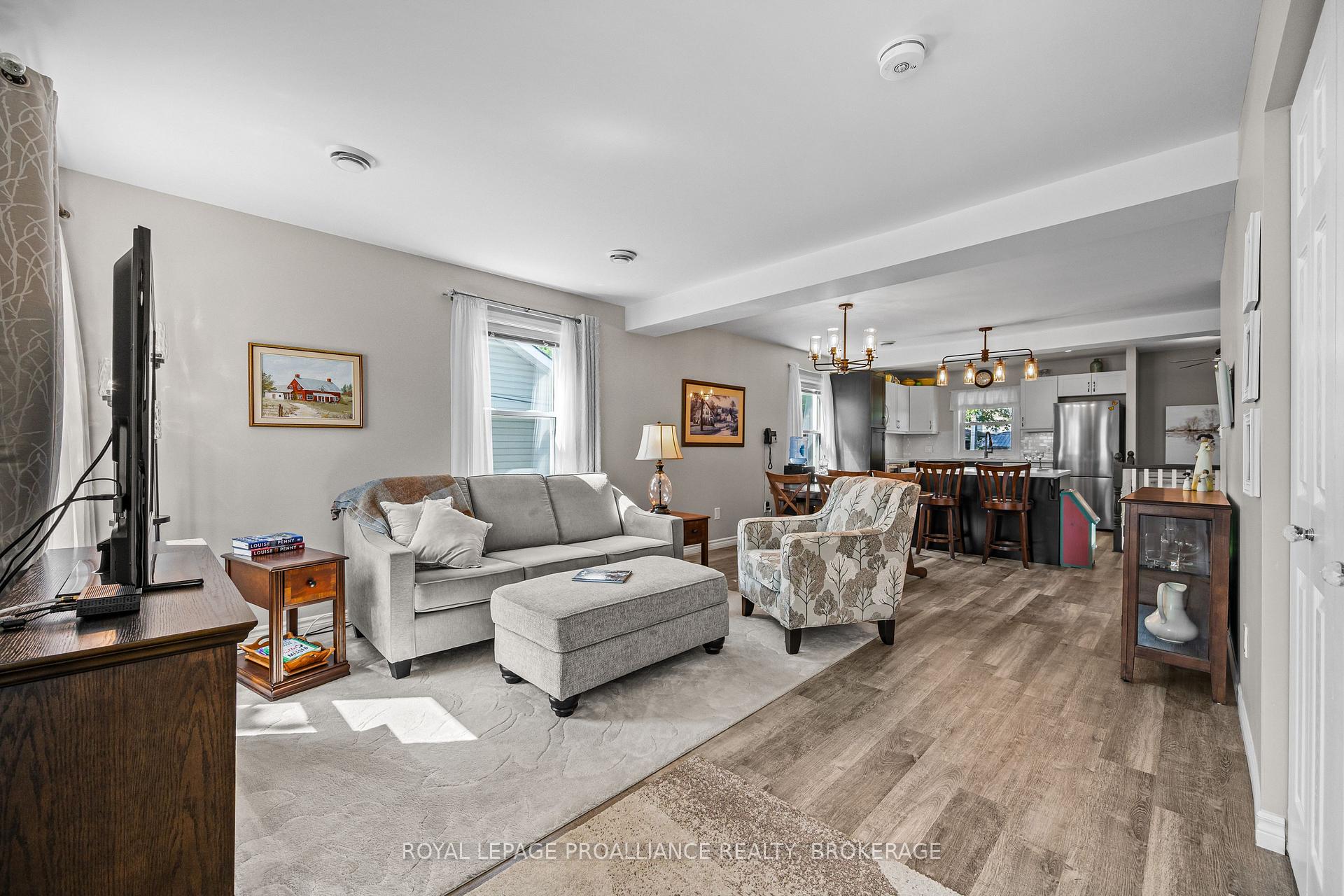 Photo 6 of 680 Alfred Street, Kingston, East of Sir John A. Blvd — HOMEH
