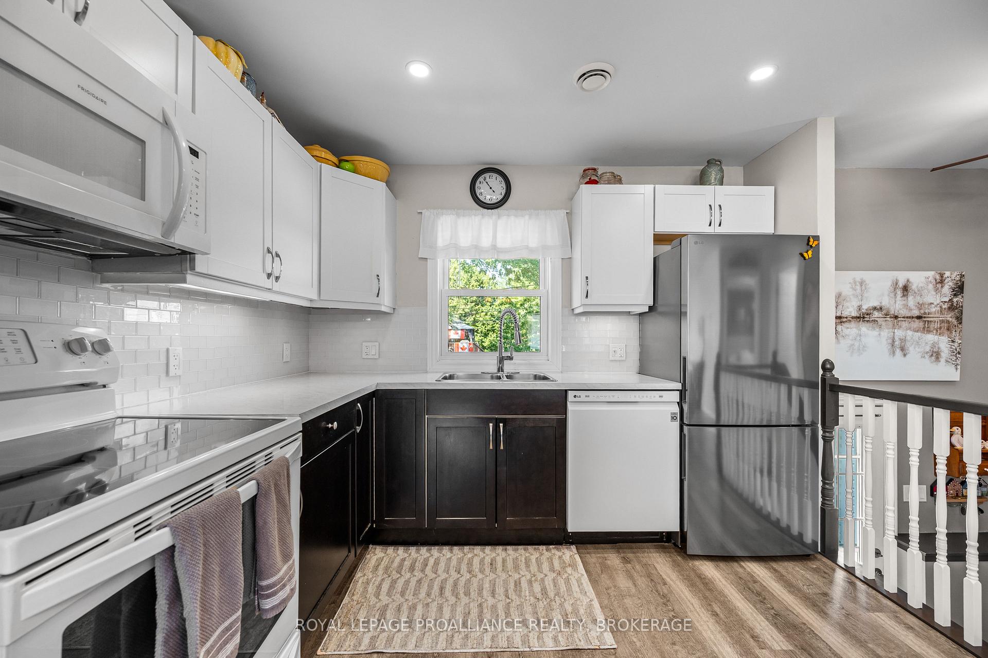 Photo 14 of 680 Alfred Street, Kingston, East of Sir John A. Blvd — HOMEH